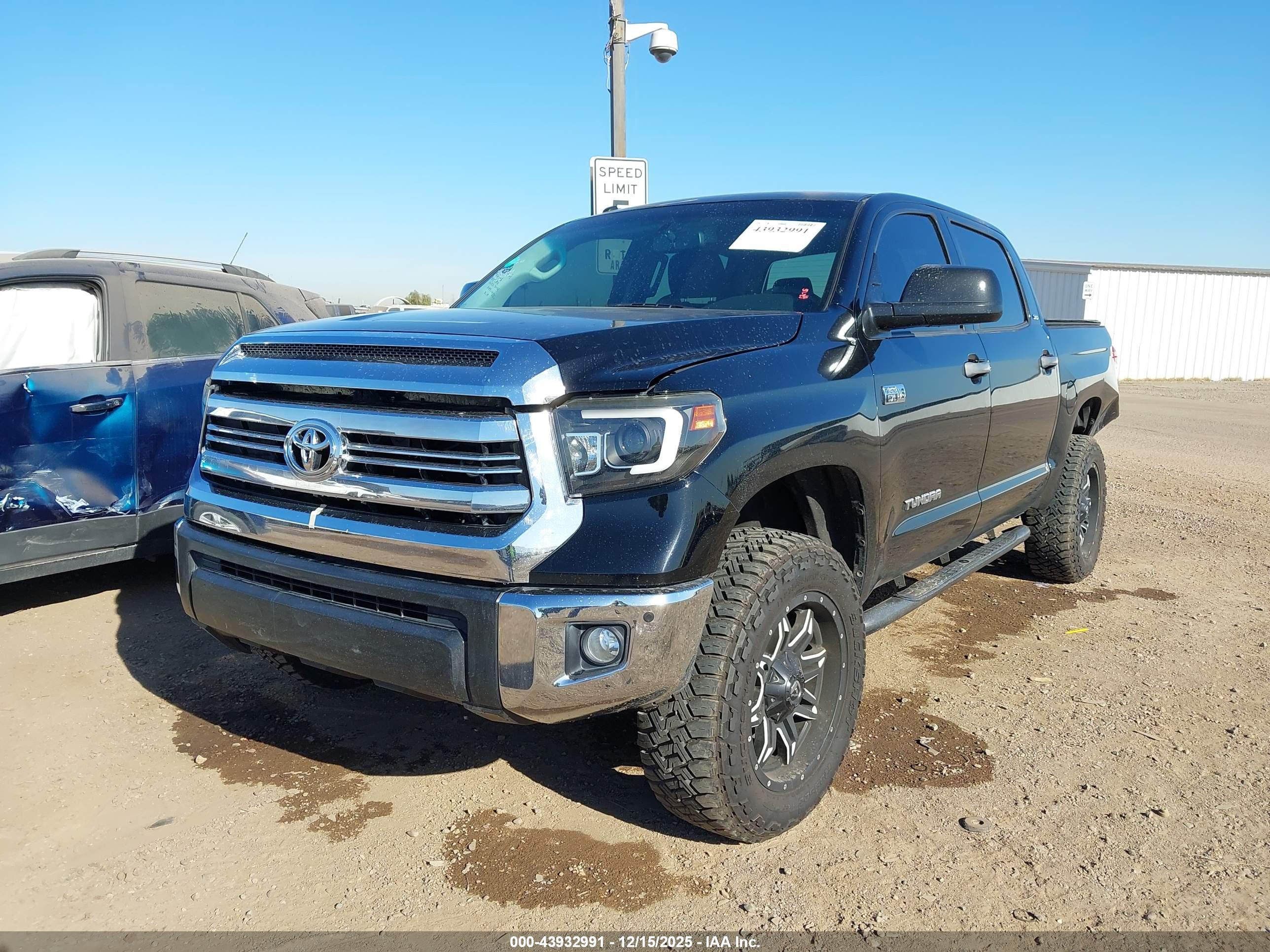 TOYOTA TUNDRA image 2