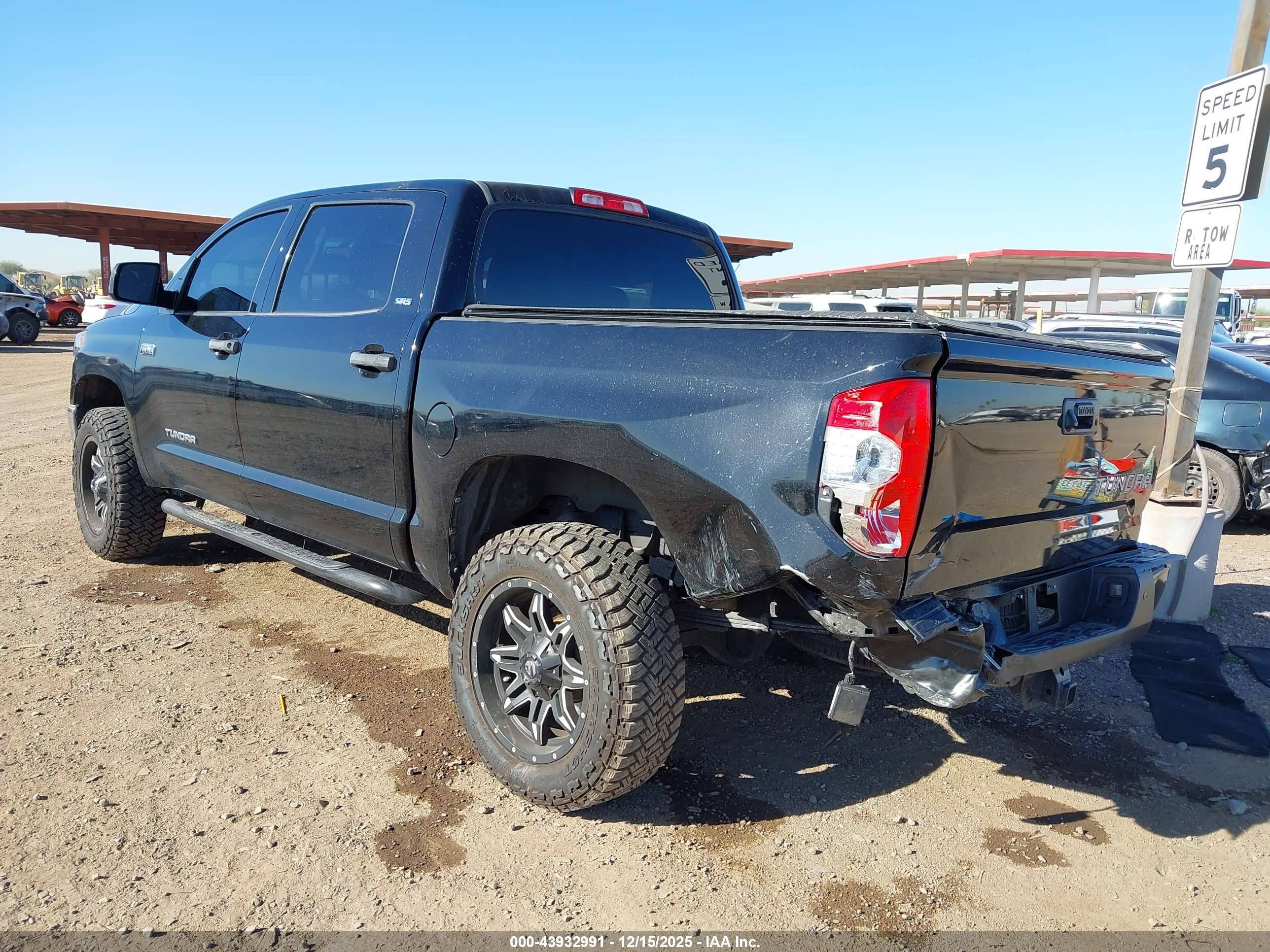 TOYOTA TUNDRA image 3
