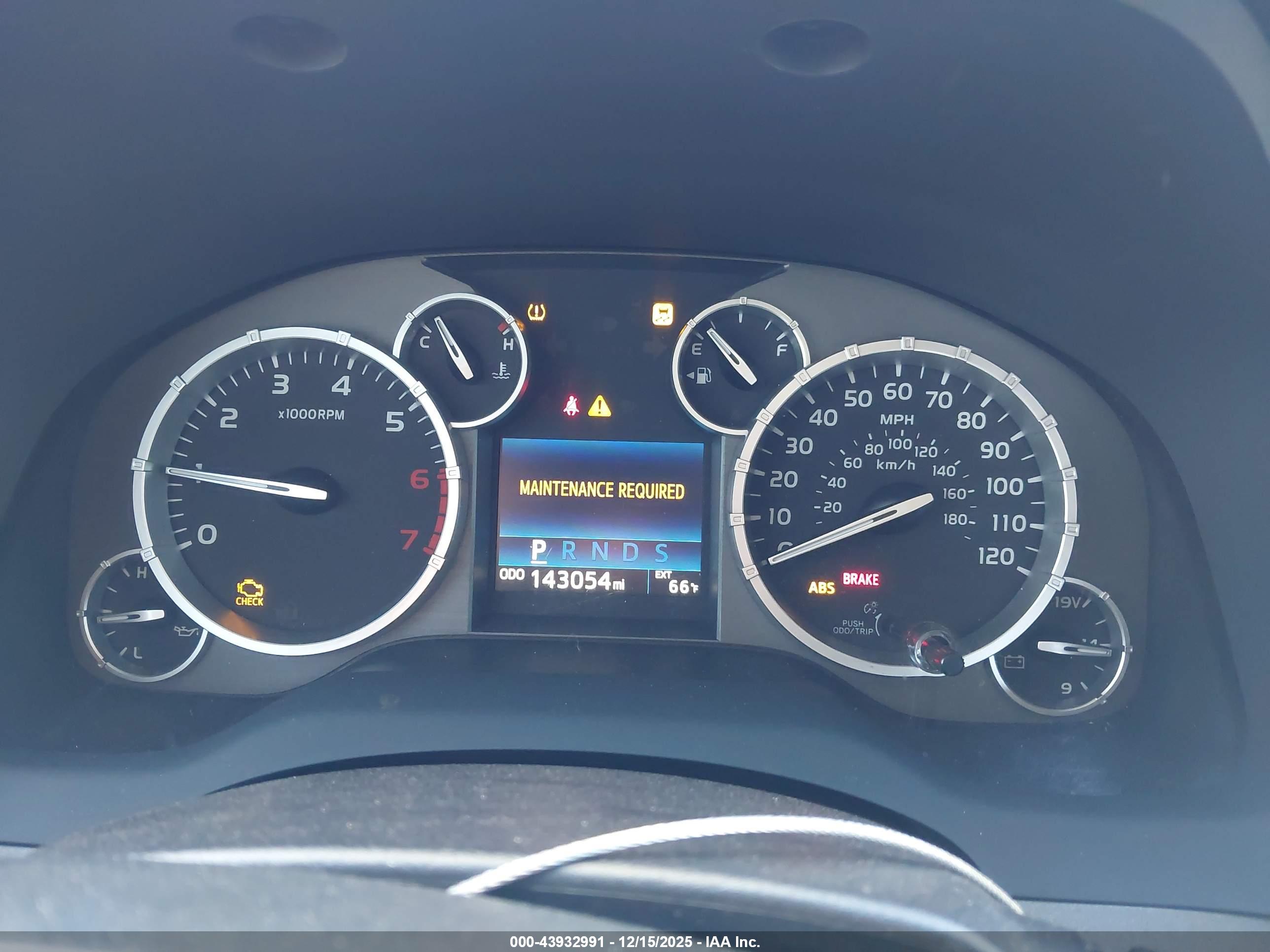 TOYOTA TUNDRA image 7