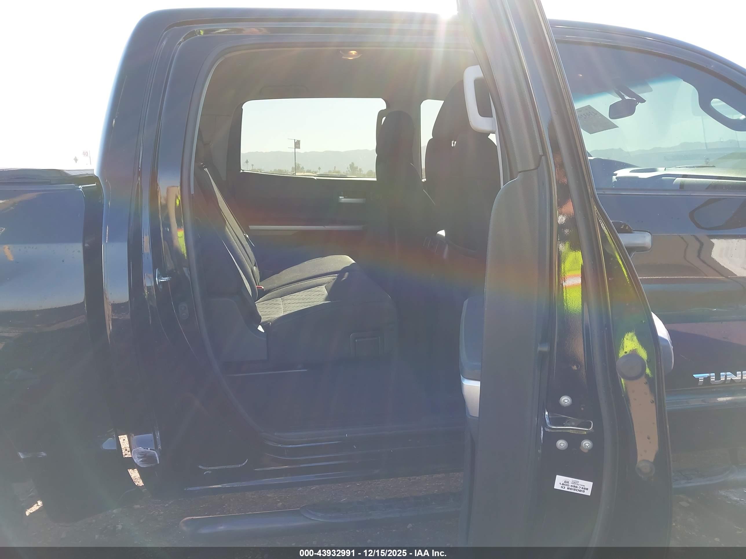 TOYOTA TUNDRA image 8