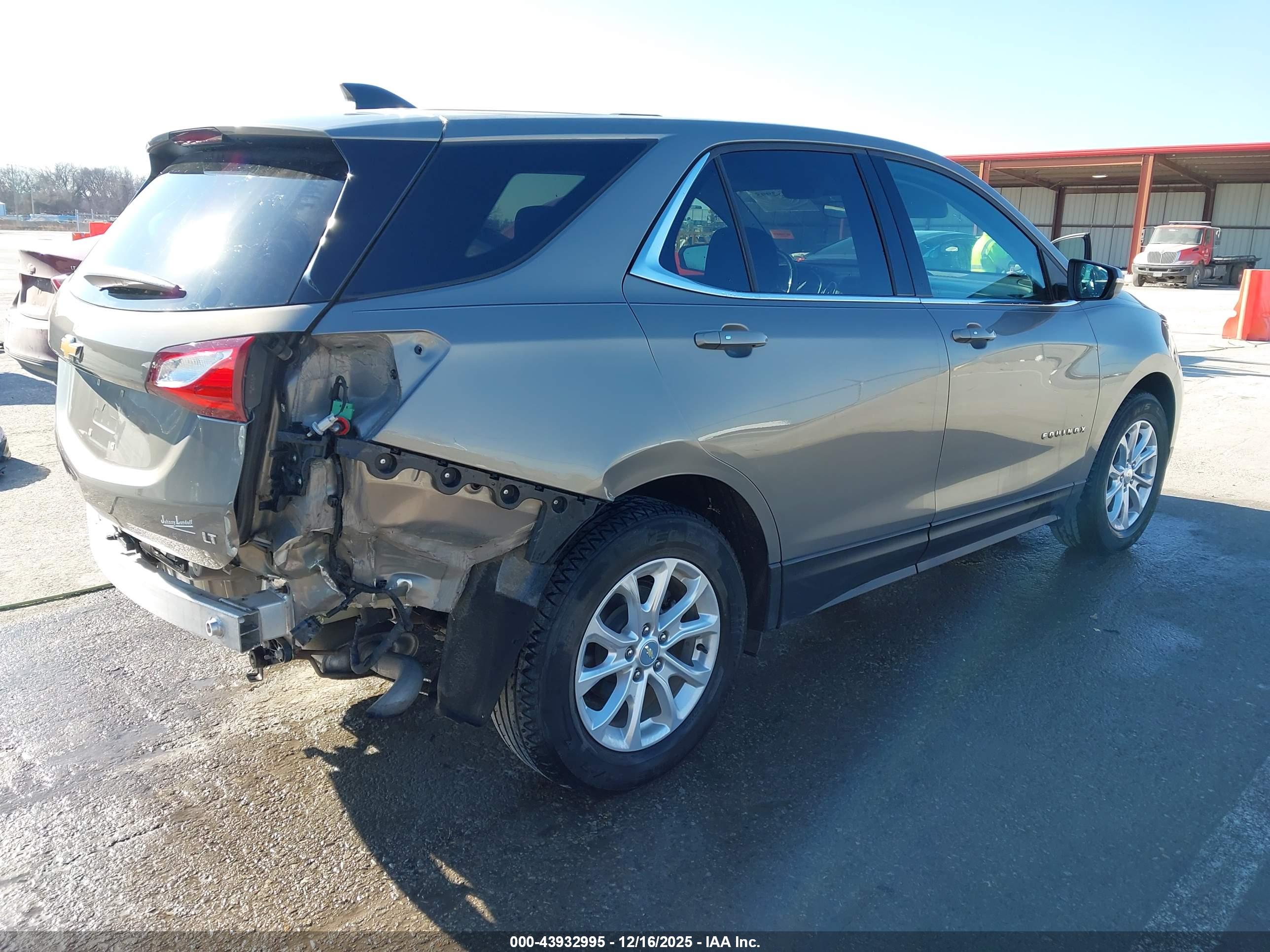 CHEVROLET EQUINOX image 4