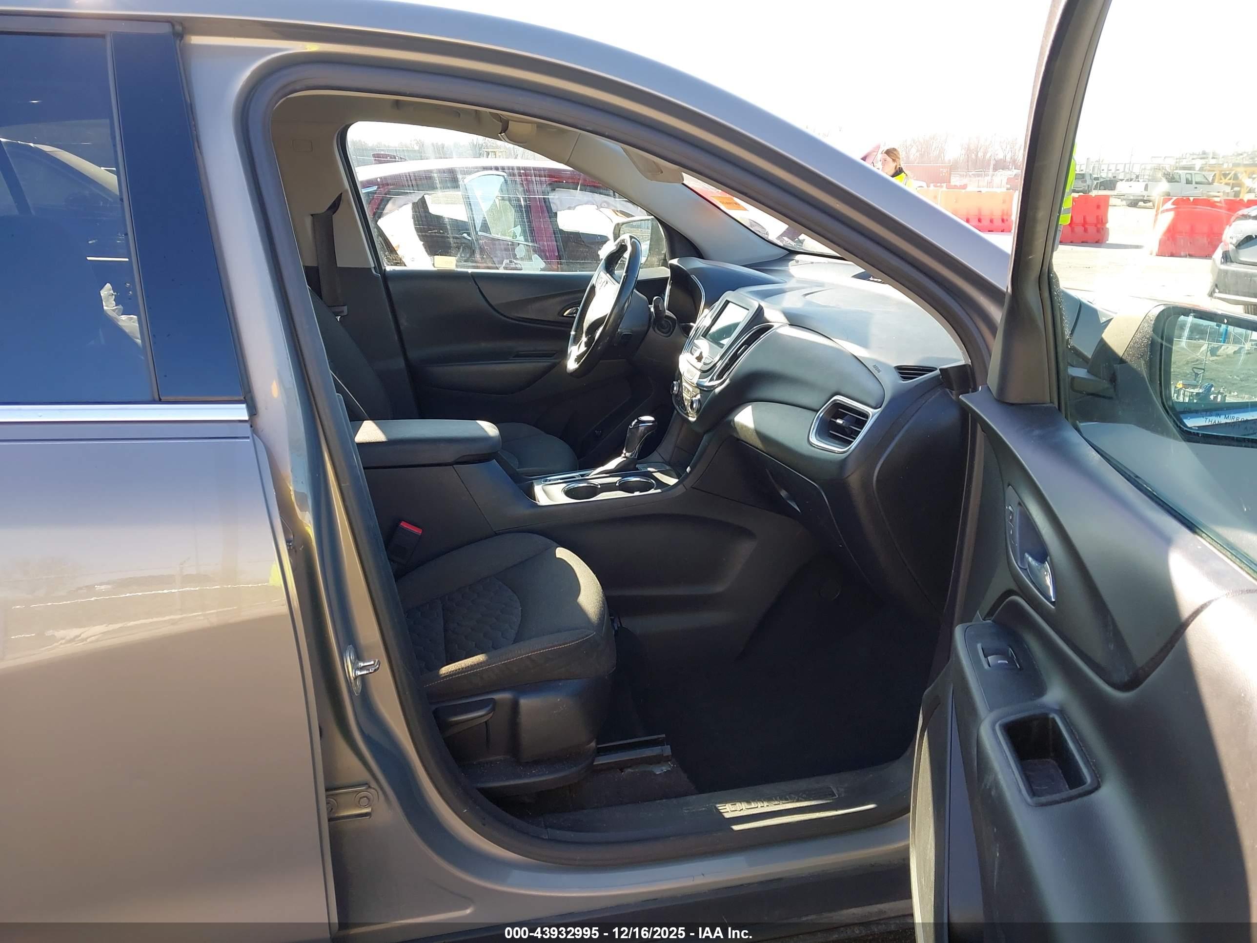 CHEVROLET EQUINOX image 5