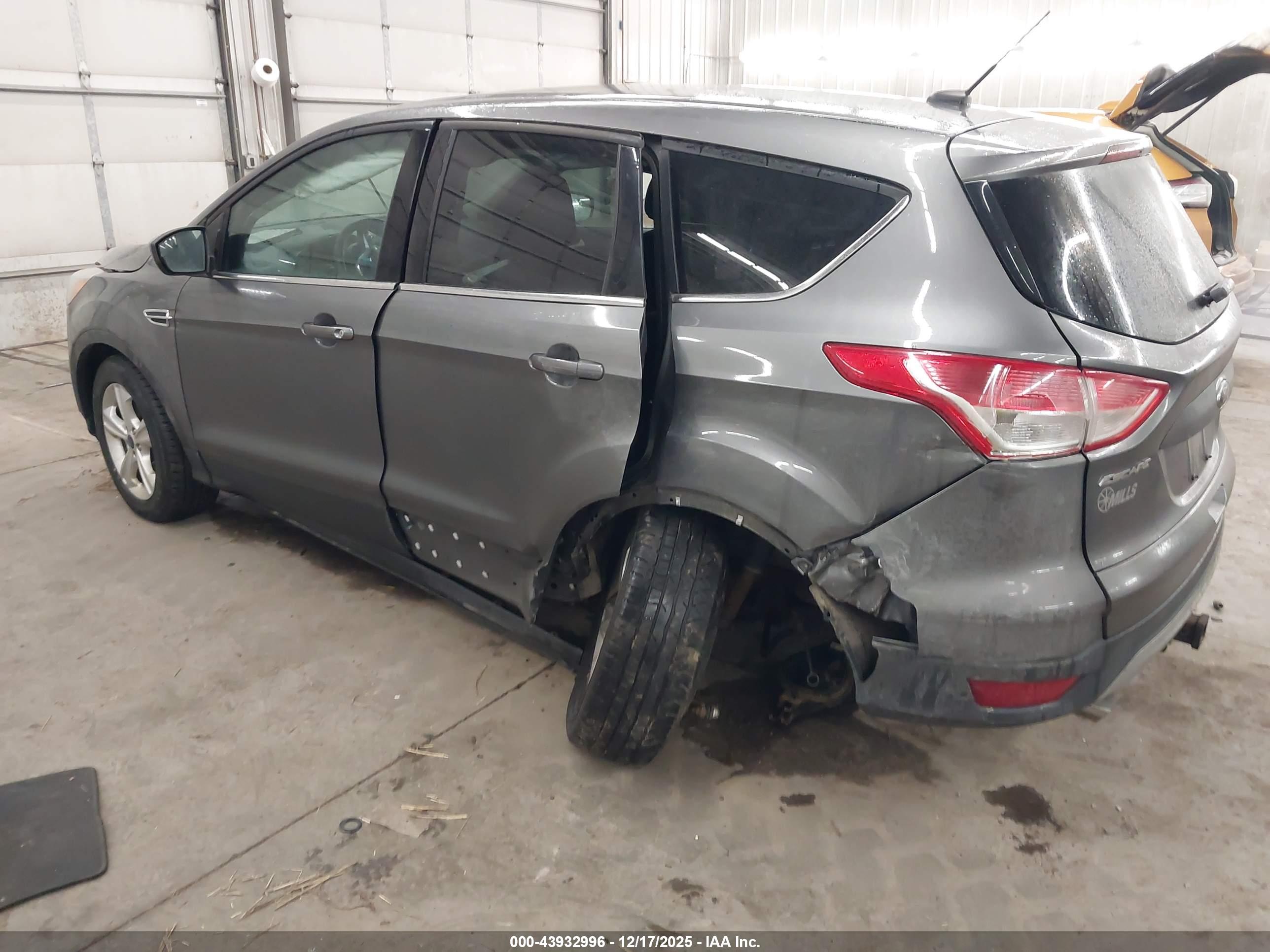 FORD ESCAPE image 3