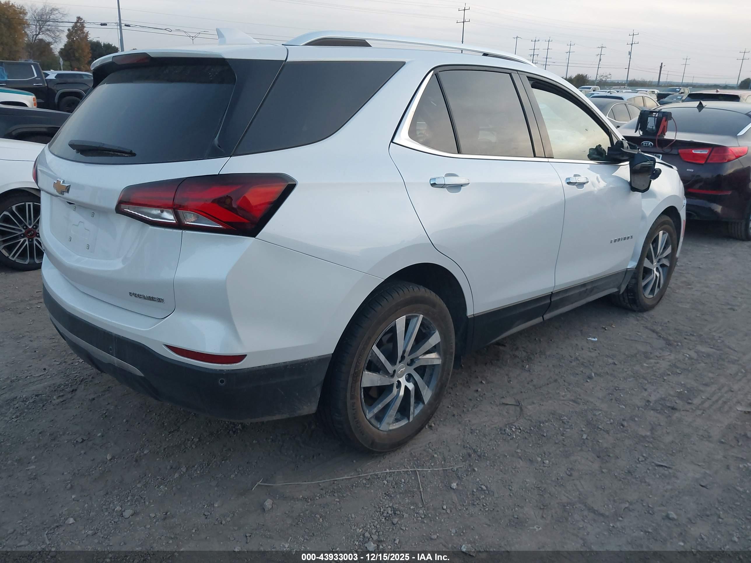 CHEVROLET EQUINOX image 4