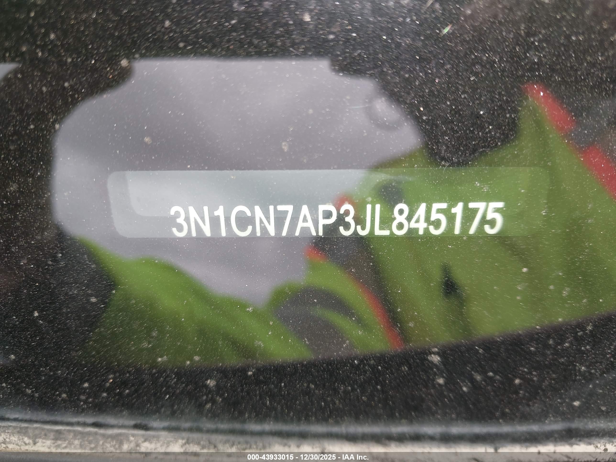 NISSAN VERSA image 9