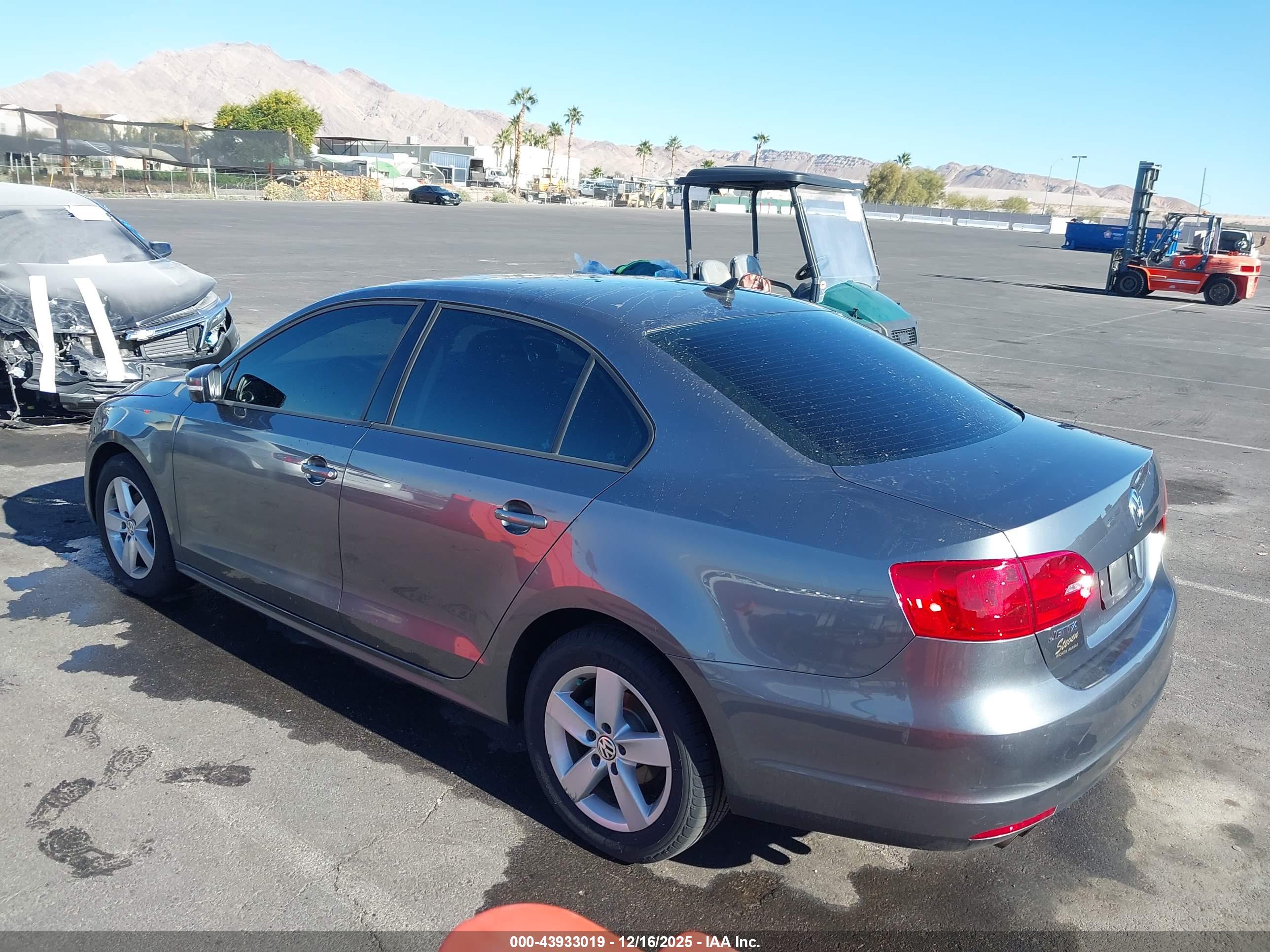 VOLKSWAGEN JETTA image 3