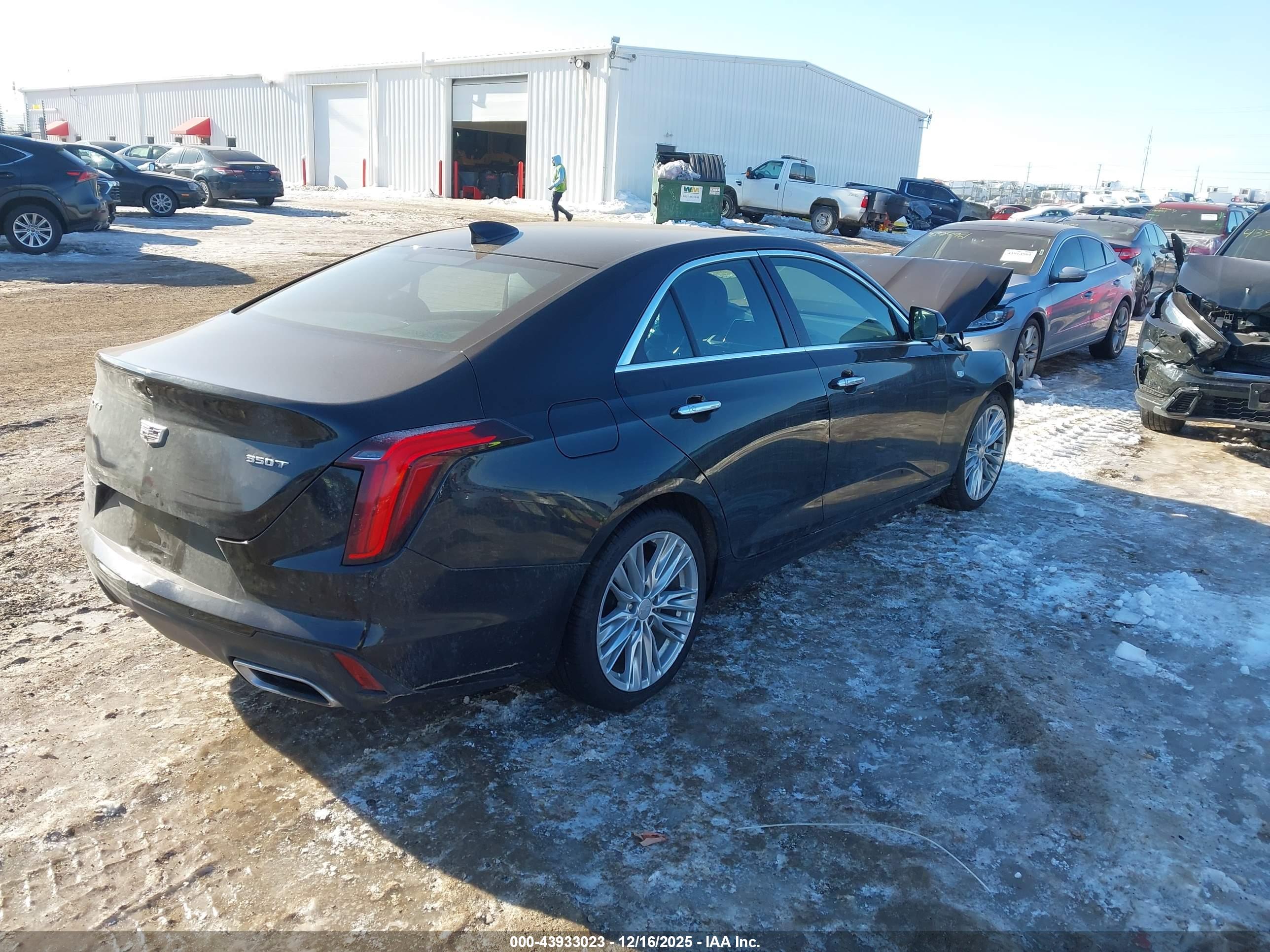 CADILLAC CT4 image 4