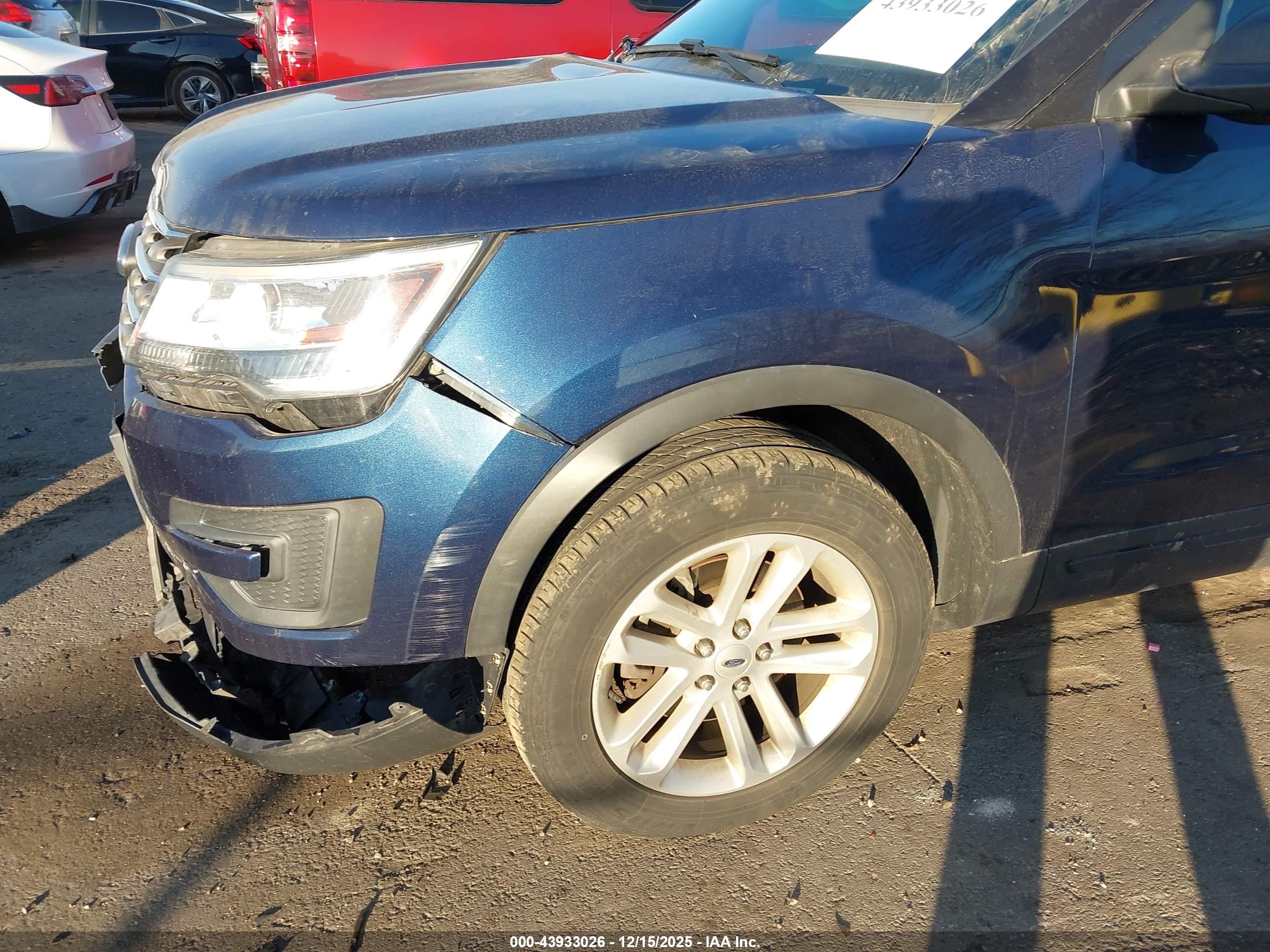 FORD EXPLORER image 6