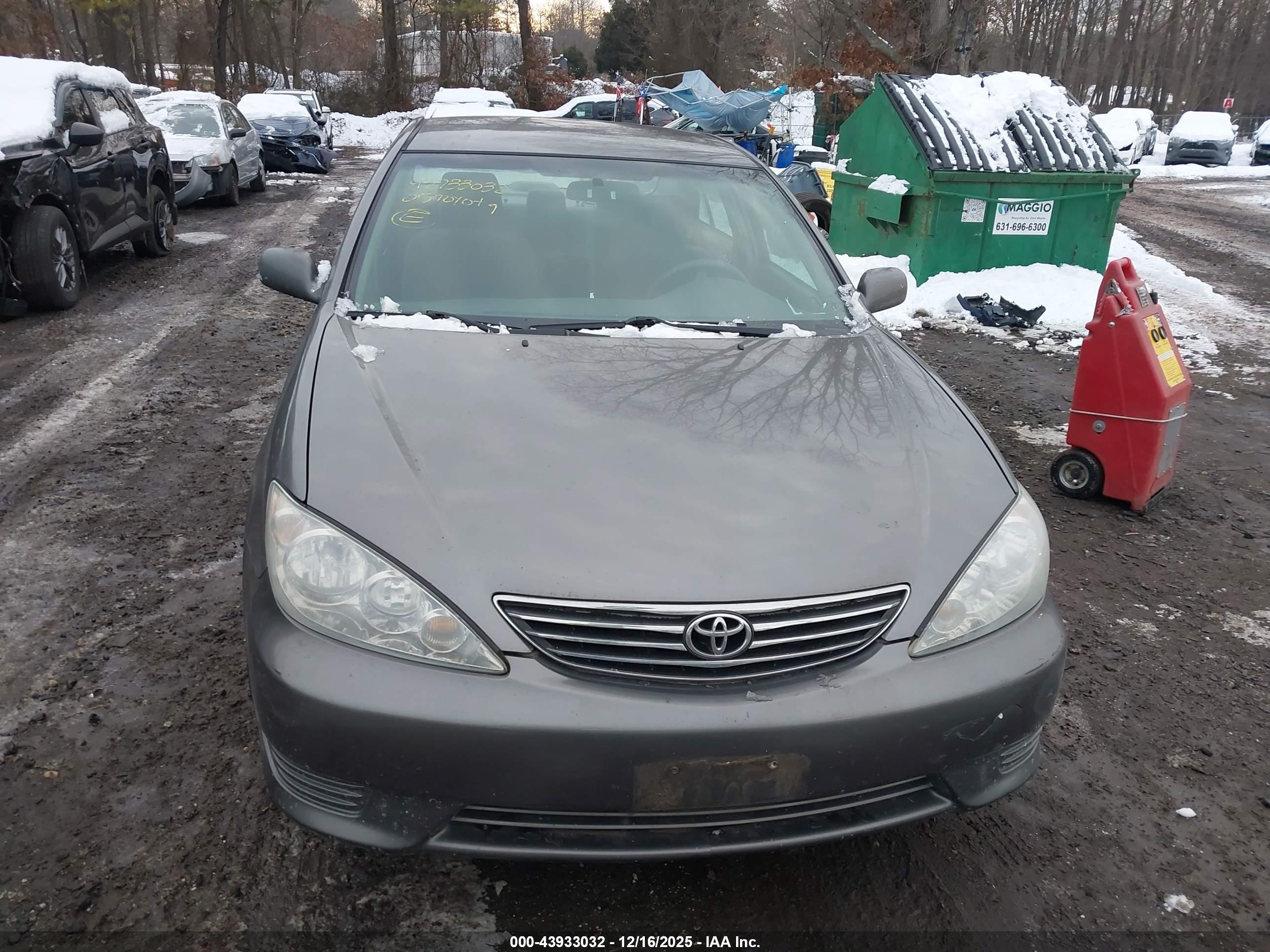 TOYOTA CAMRY image 6
