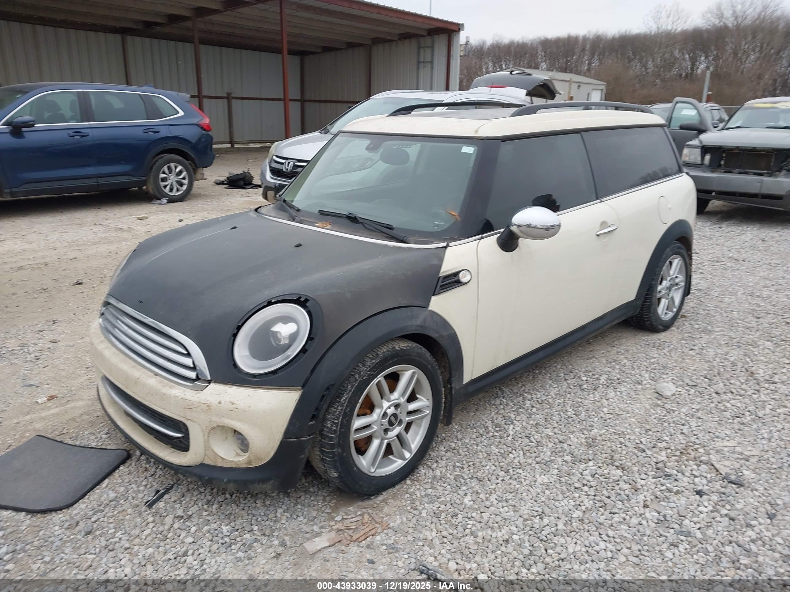 MINI COOPER image 2