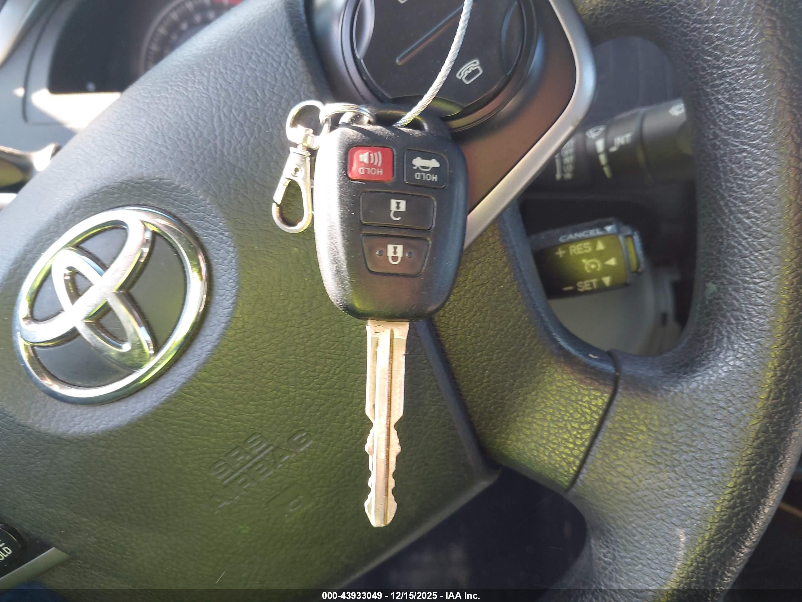 TOYOTA CAMRY image 11