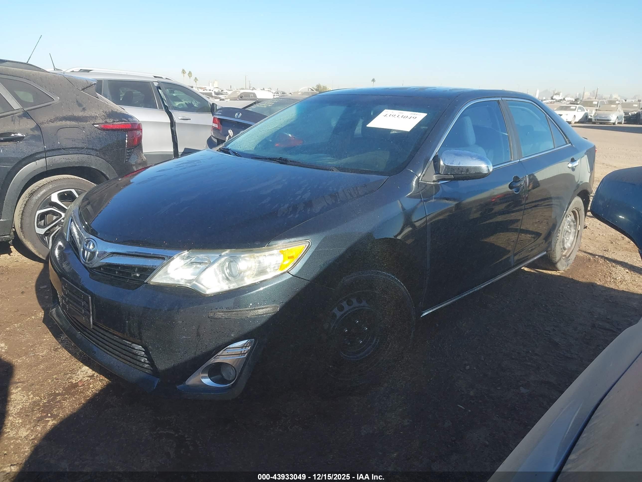 TOYOTA CAMRY image 2