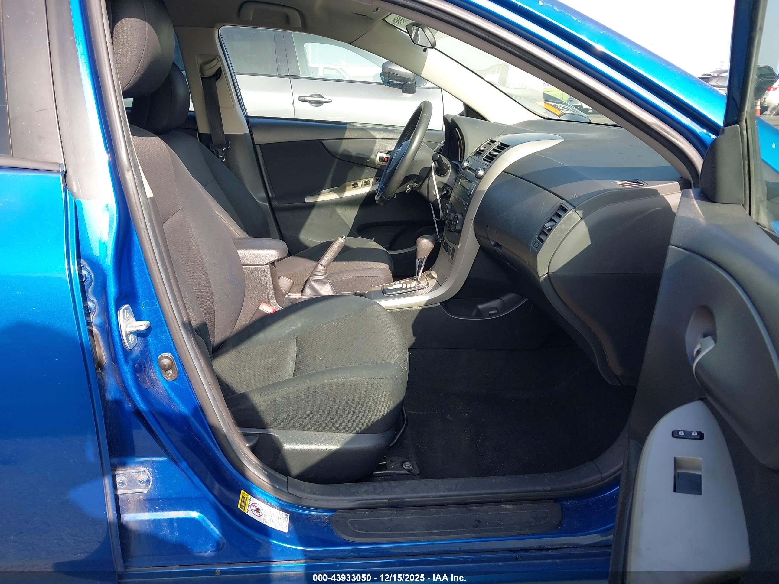 TOYOTA COROLLA image 5