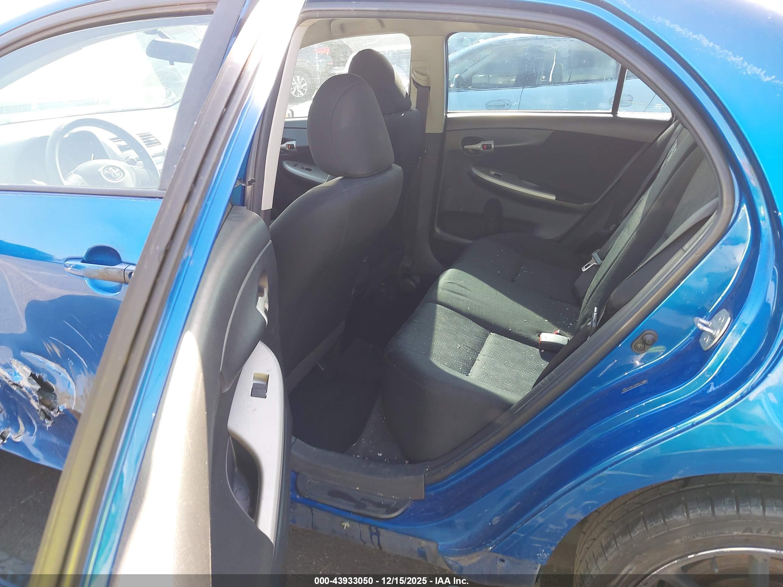 TOYOTA COROLLA image 8