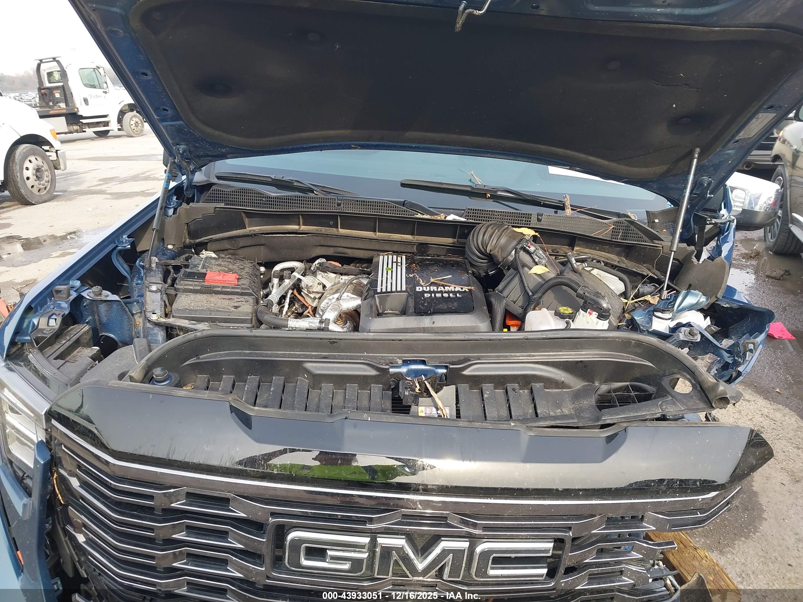 GMC SIERRA image 10