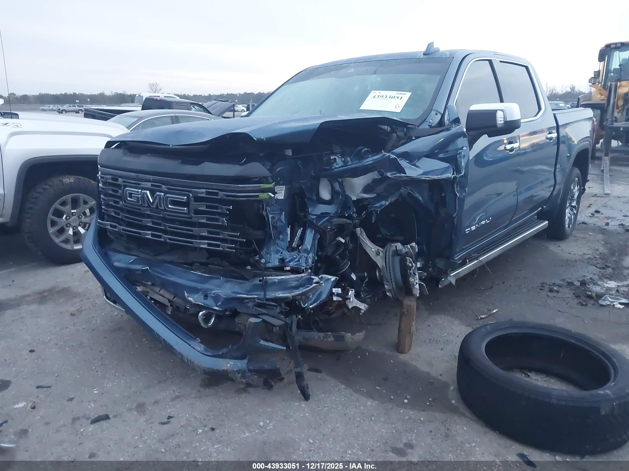 GMC SIERRA image 6