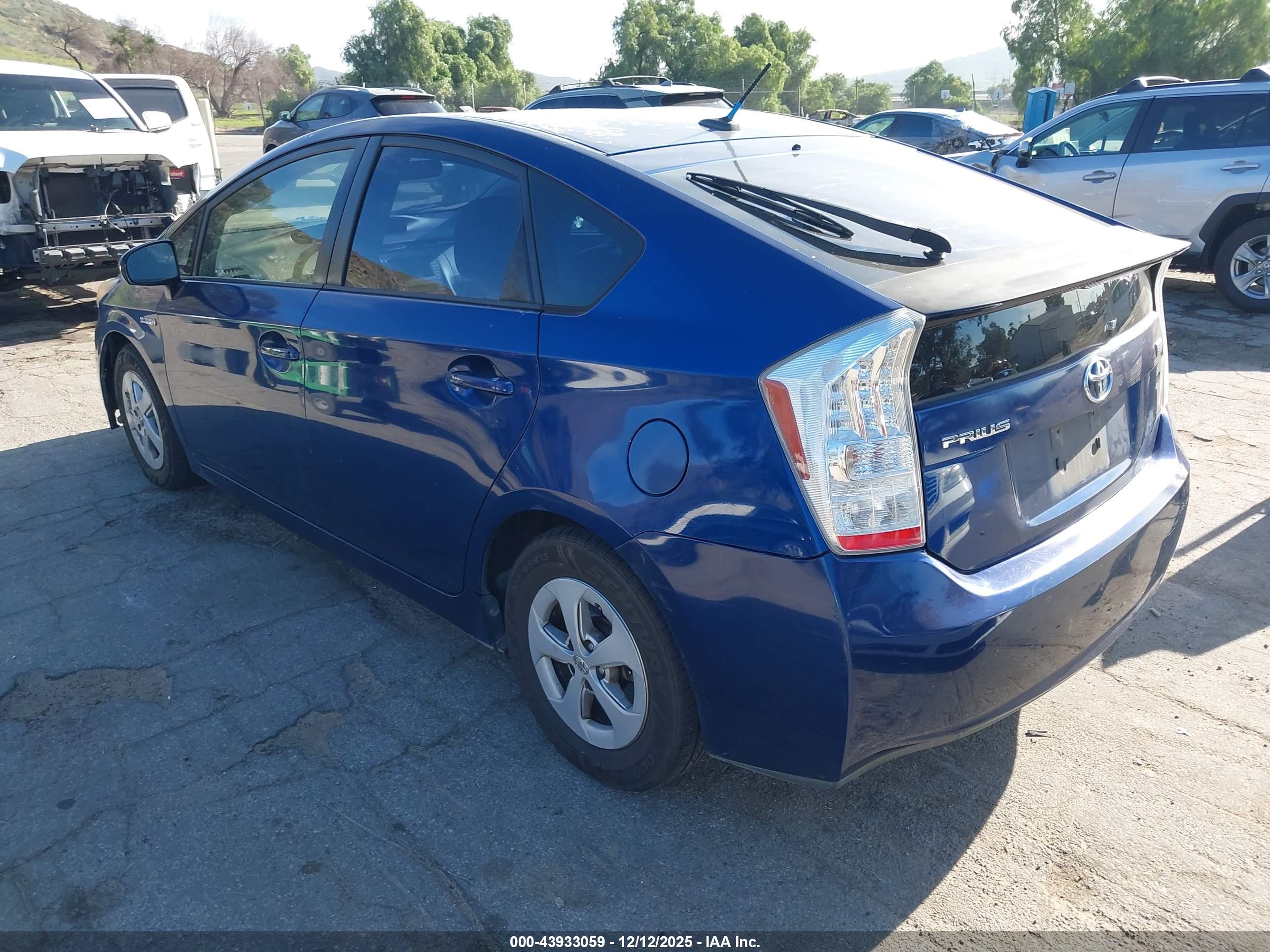 TOYOTA PRIUS image 3