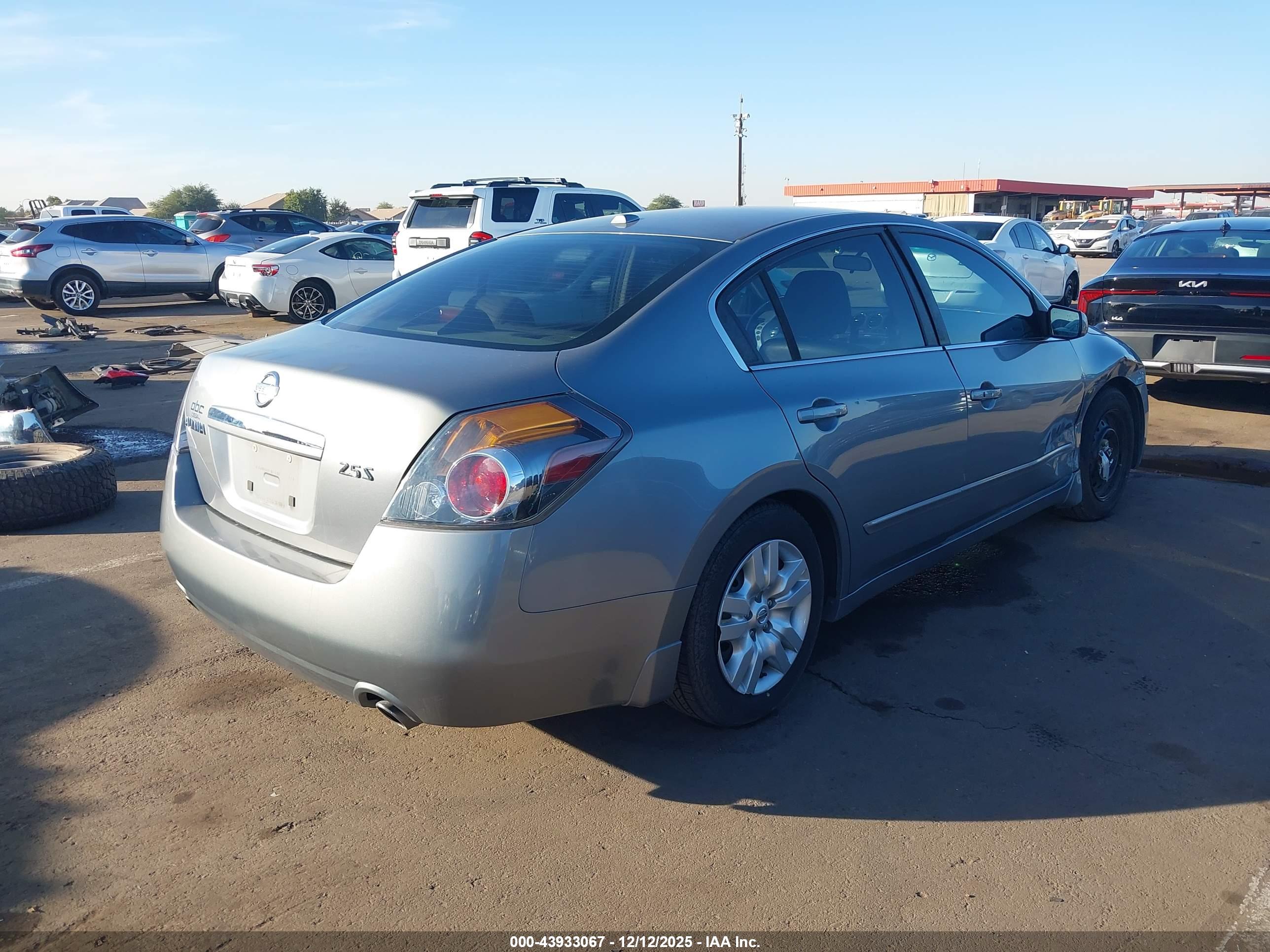 NISSAN ALTIMA image 4