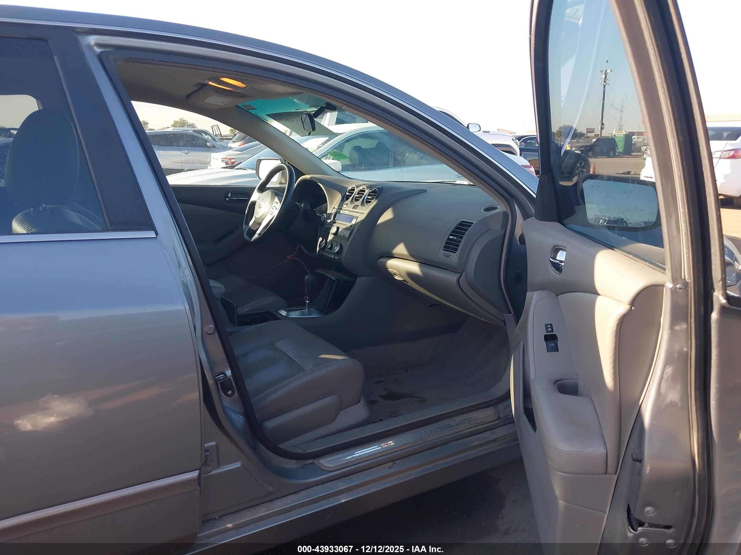 NISSAN ALTIMA image 5