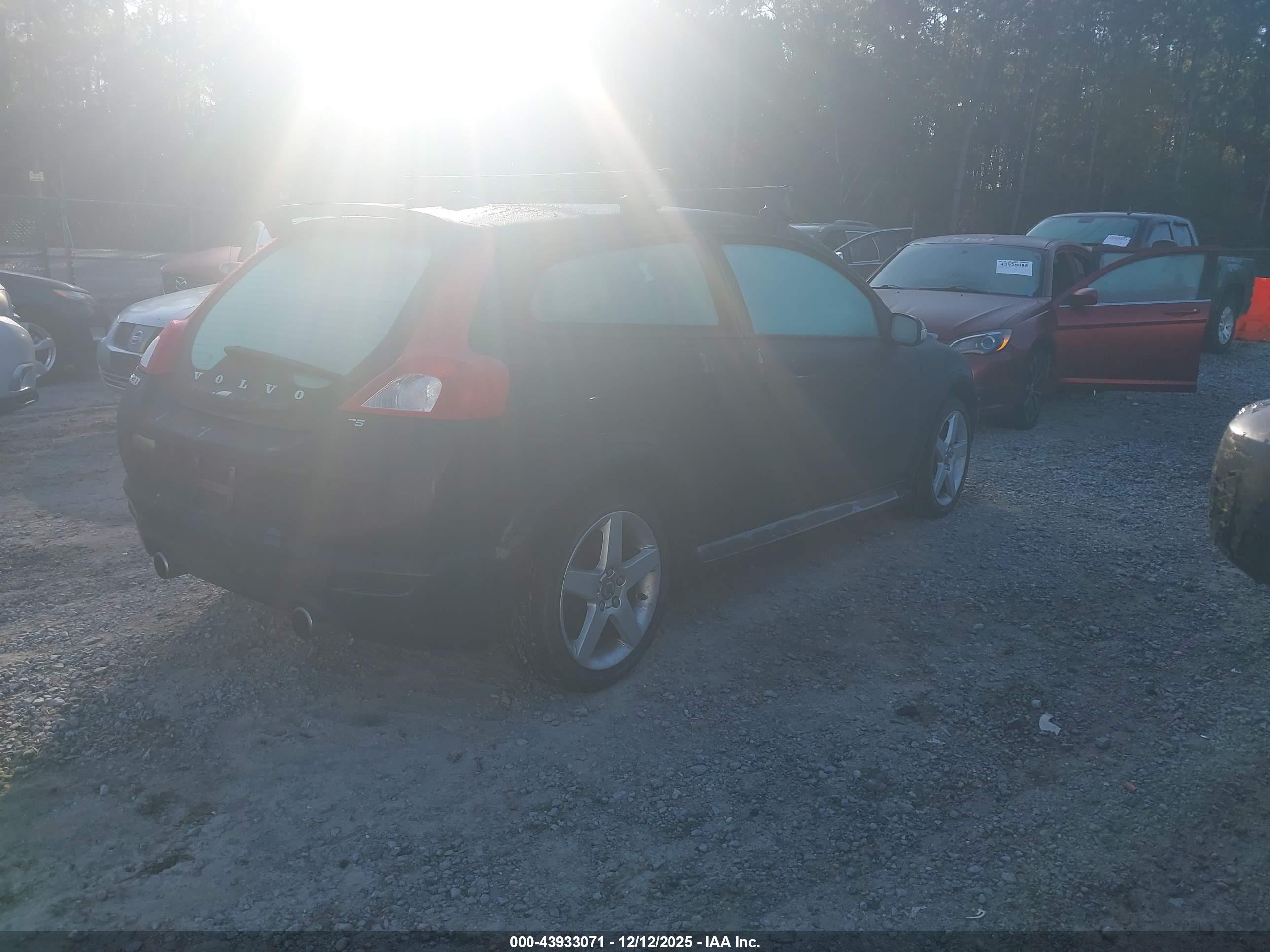 VOLVO C30 image 4