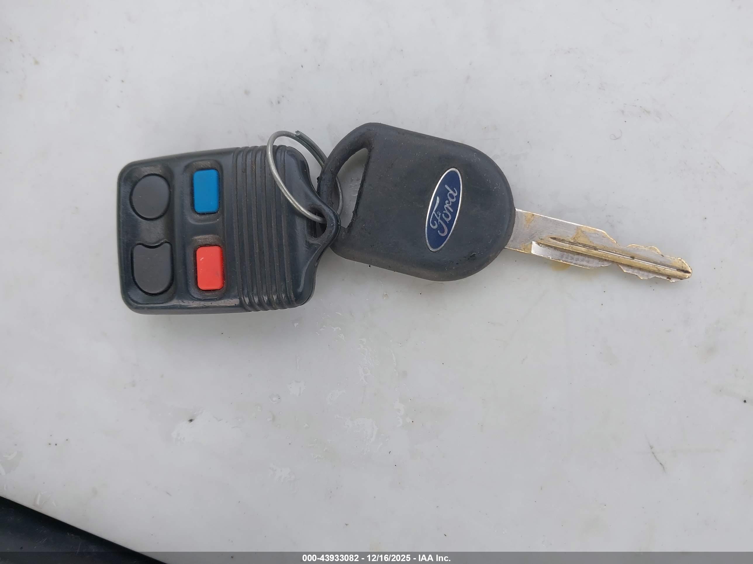 FORD EXPLORER image 11