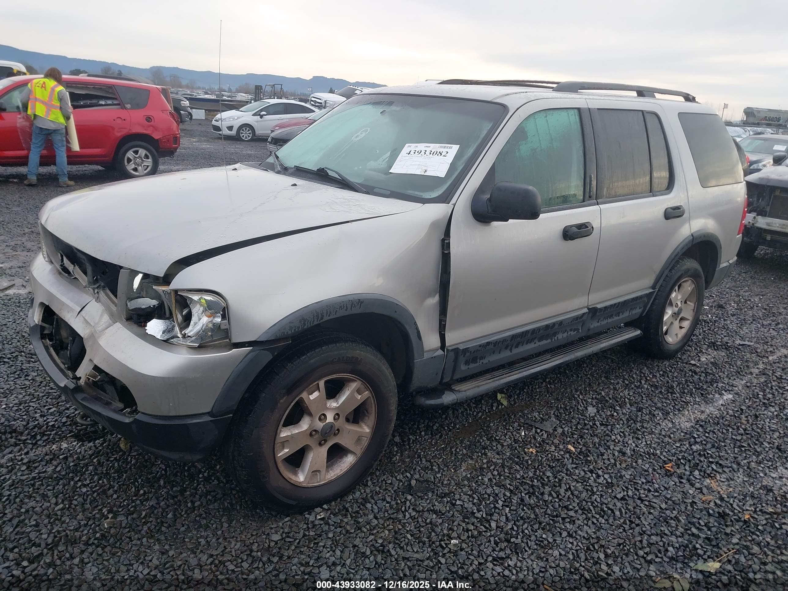 FORD EXPLORER image 2