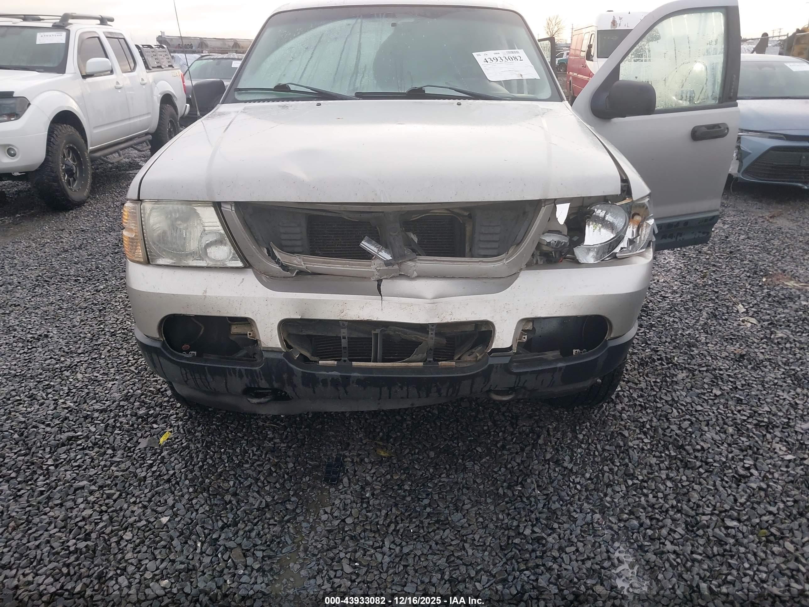 FORD EXPLORER image 6