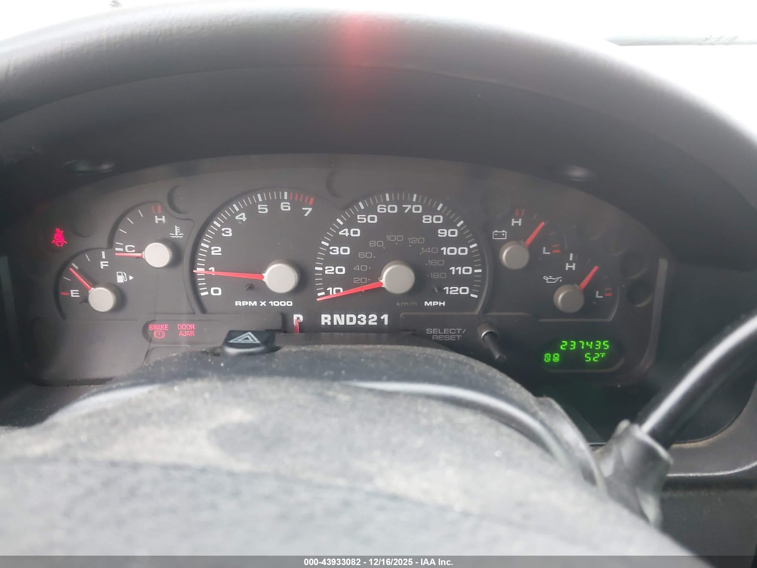 FORD EXPLORER image 7