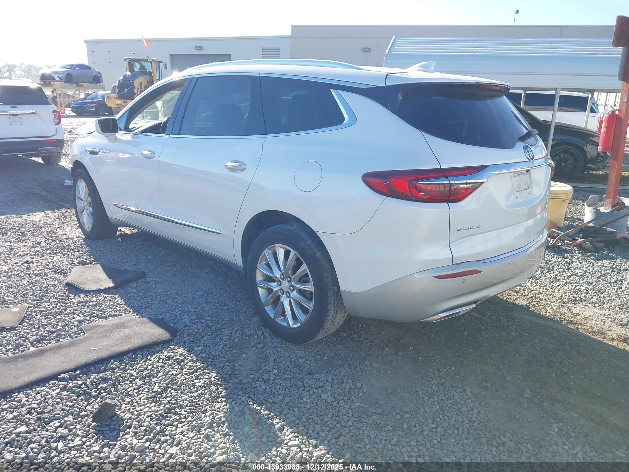 BUICK ENCLAVE image 3