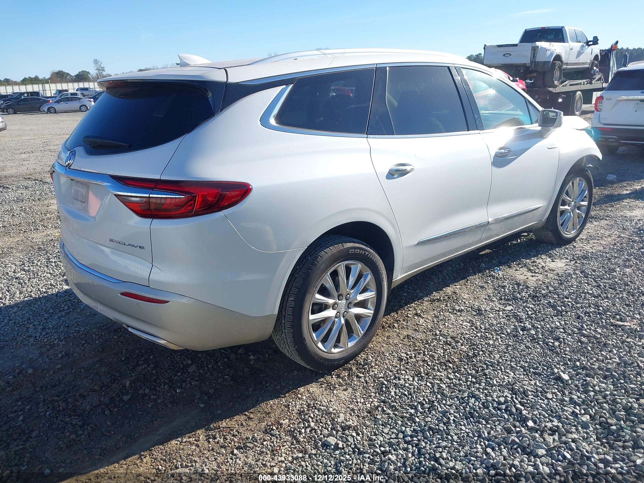 BUICK ENCLAVE image 4