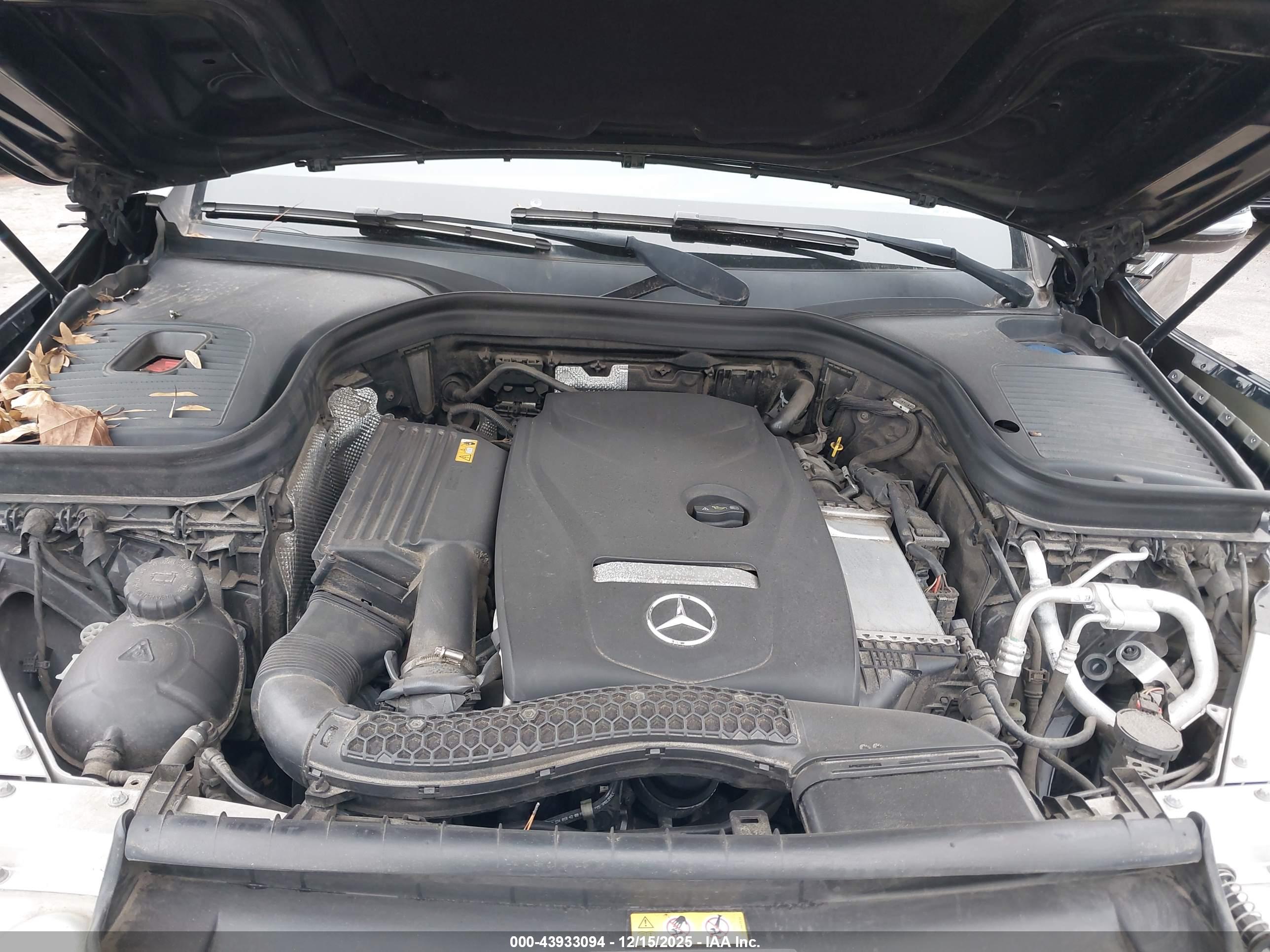 MERCEDES-BENZ GLC image 10