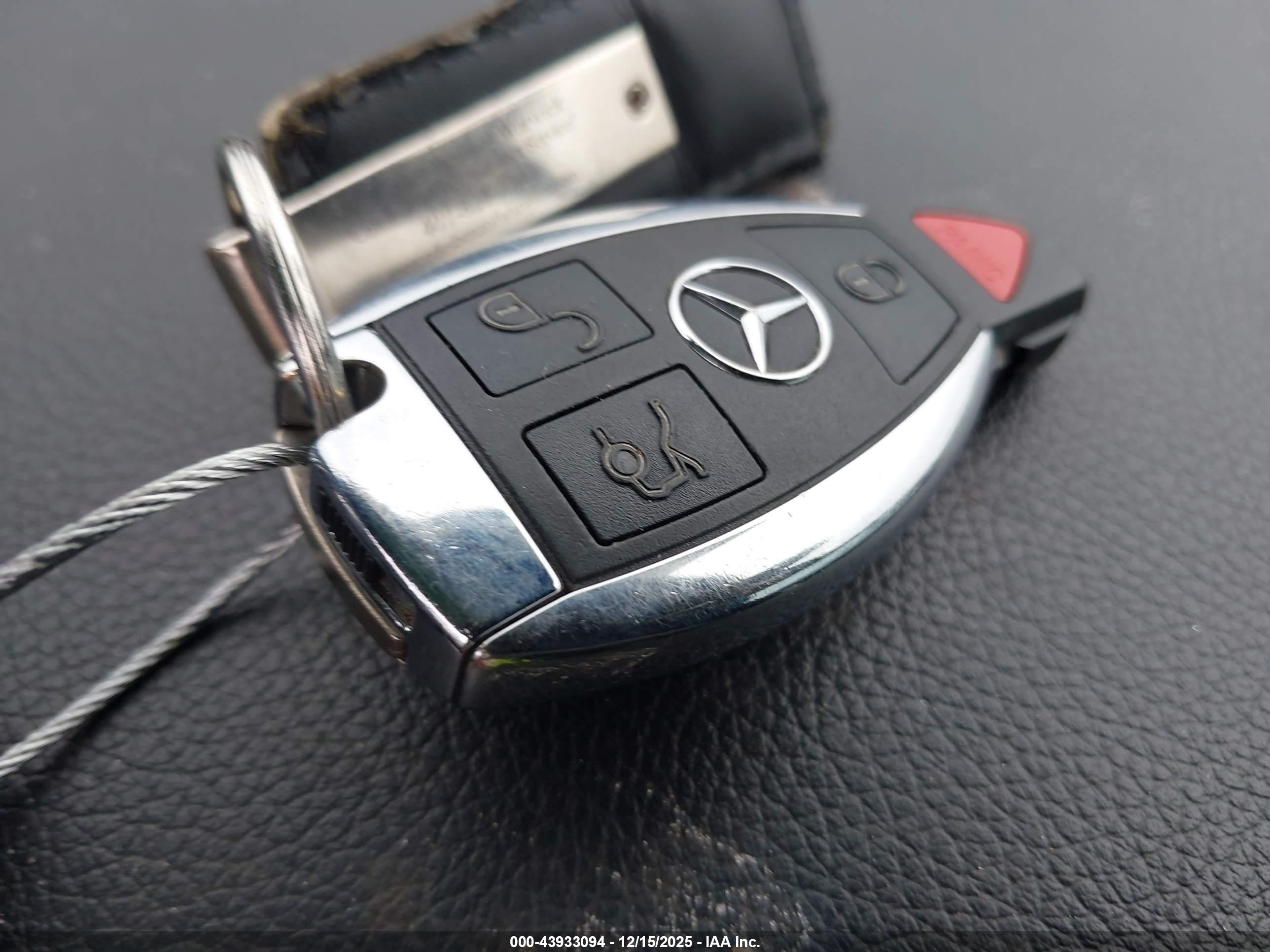 MERCEDES-BENZ GLC image 11