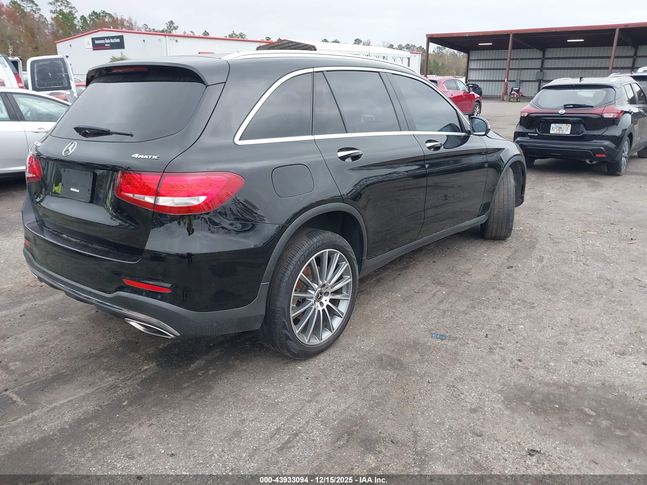 MERCEDES-BENZ GLC image 4
