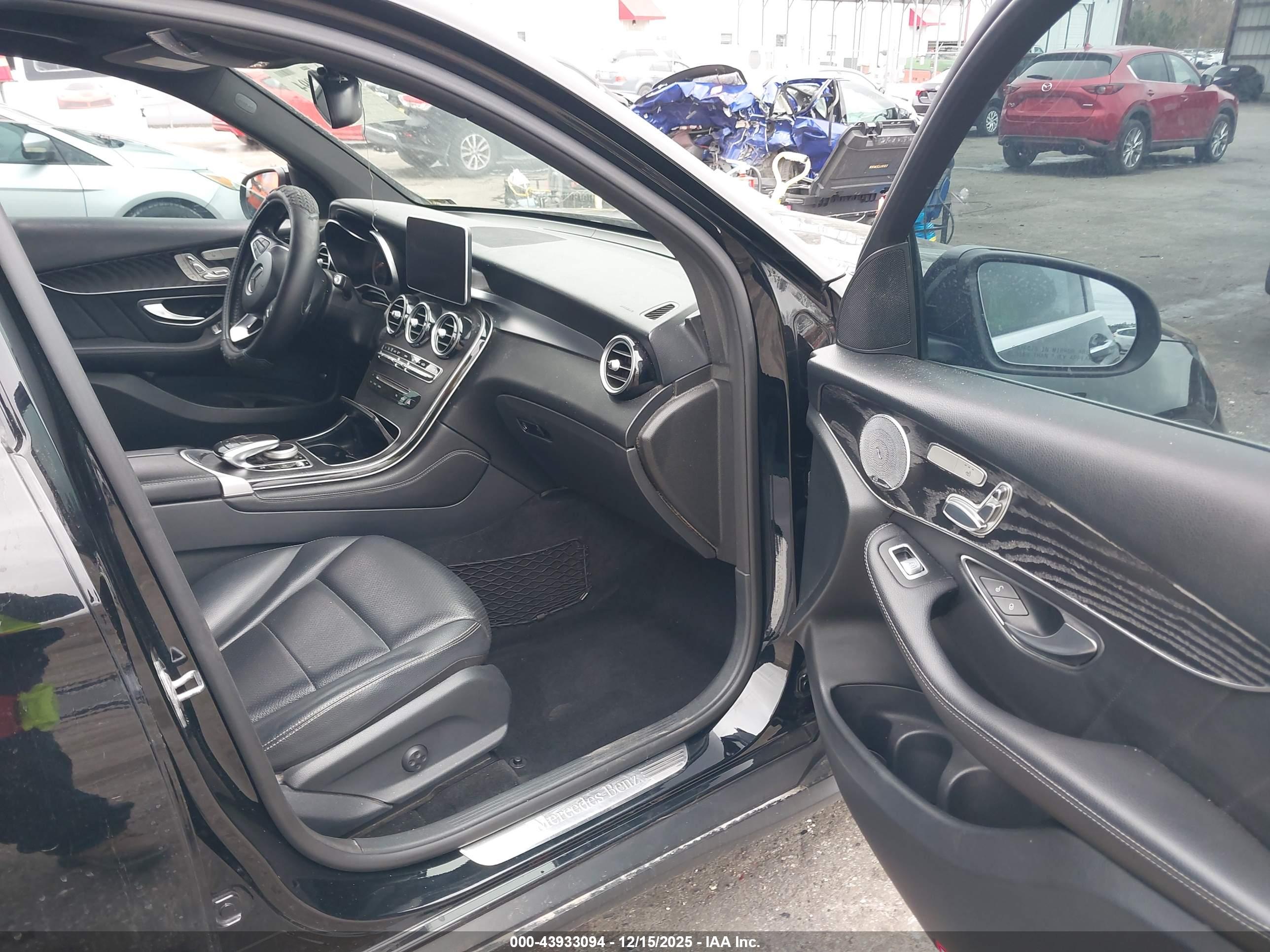 MERCEDES-BENZ GLC image 5