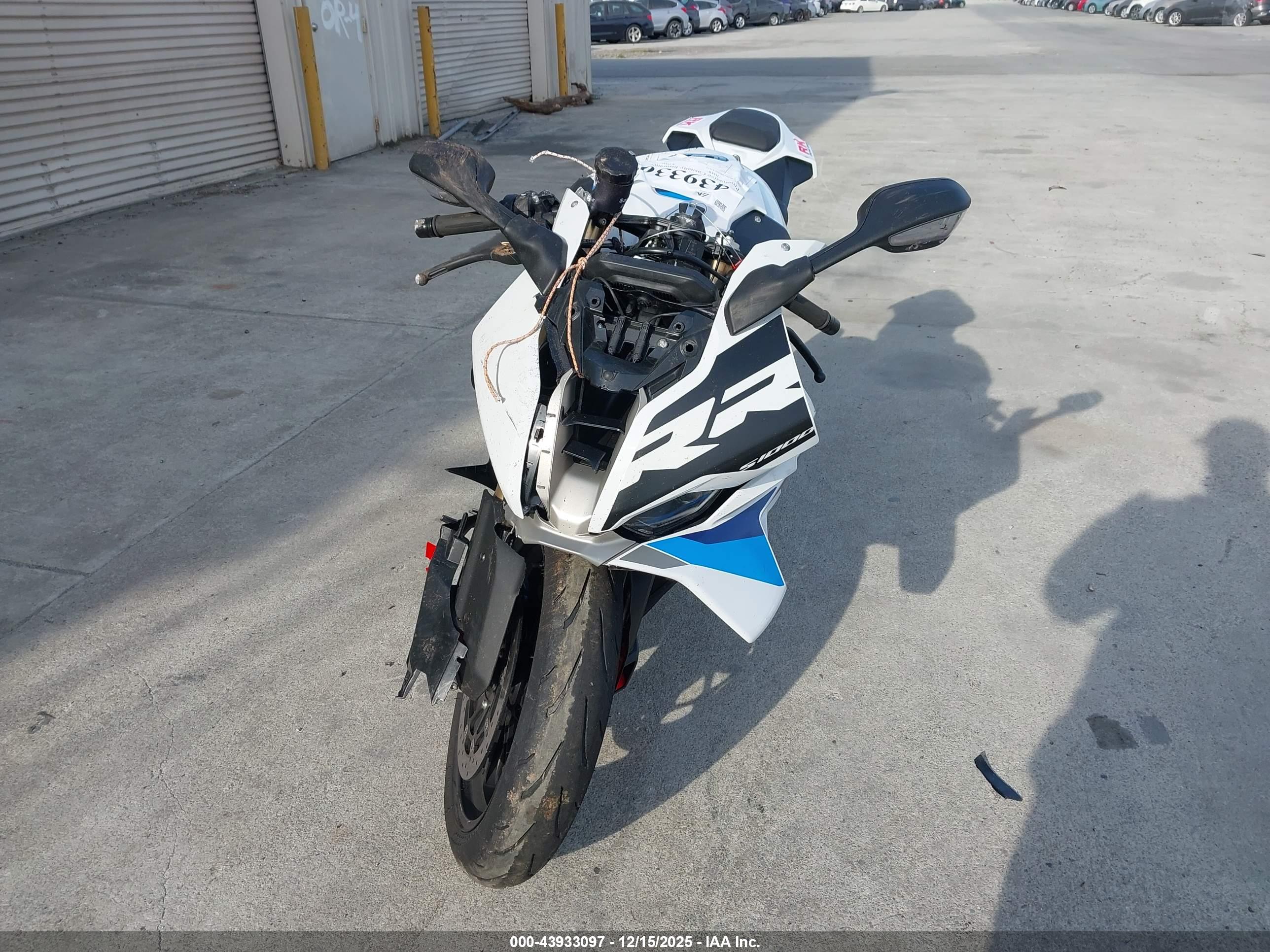 BMW S image 5
