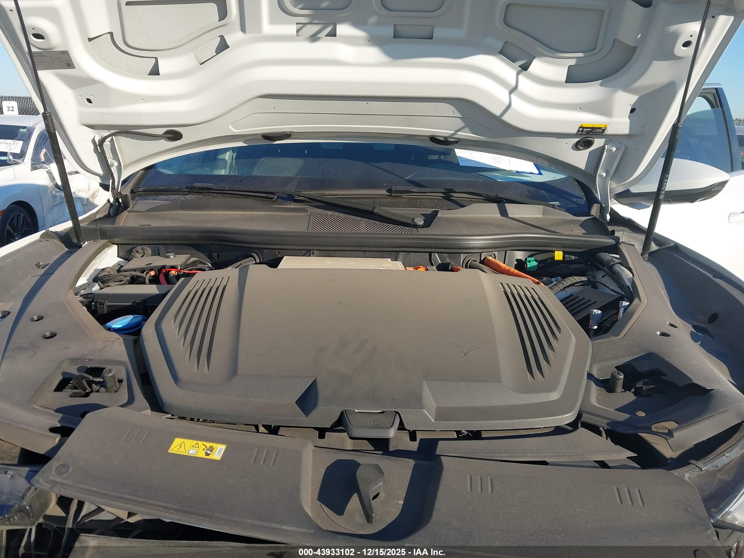 AUDI E-TRON image 10
