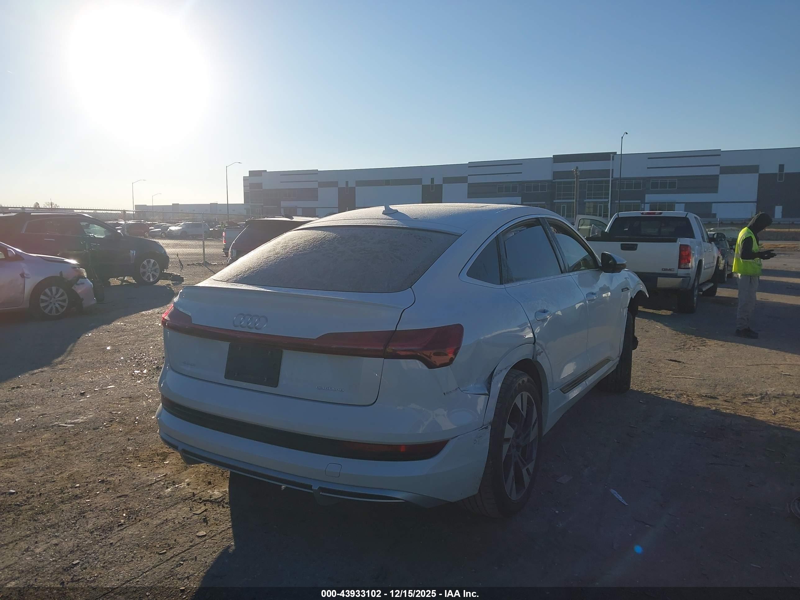 AUDI E-TRON image 4