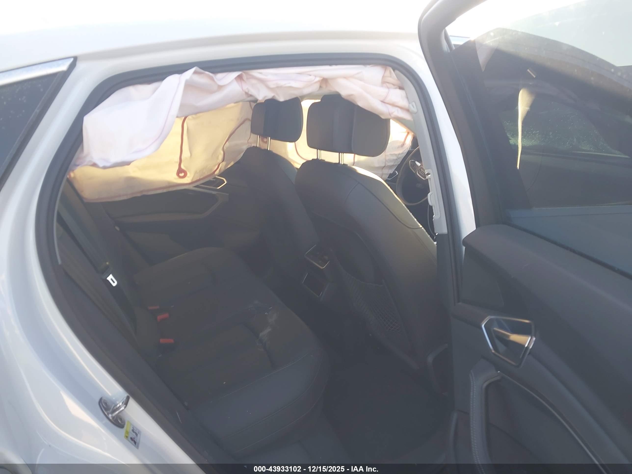 AUDI E-TRON image 8