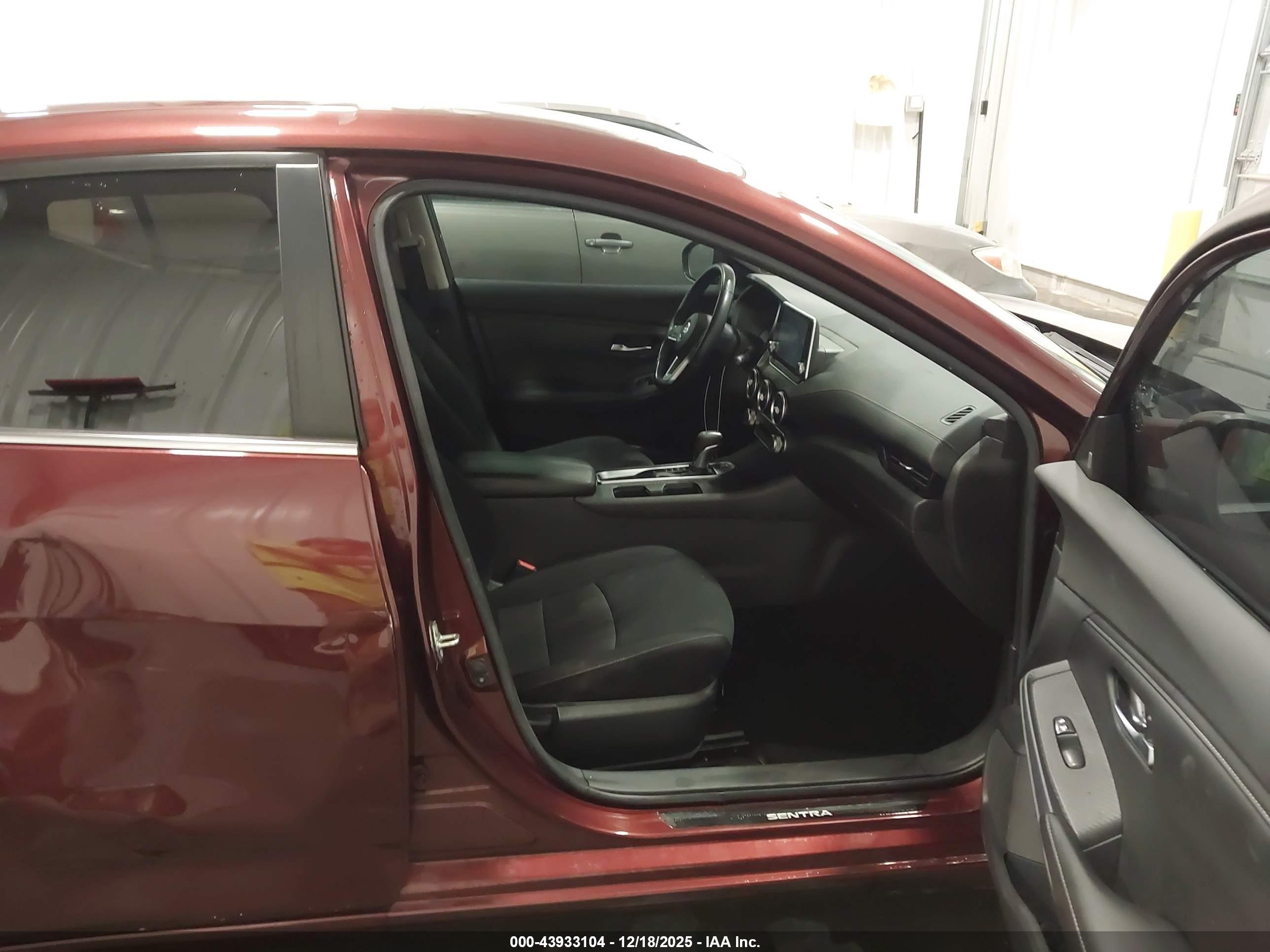 NISSAN SENTRA image 5