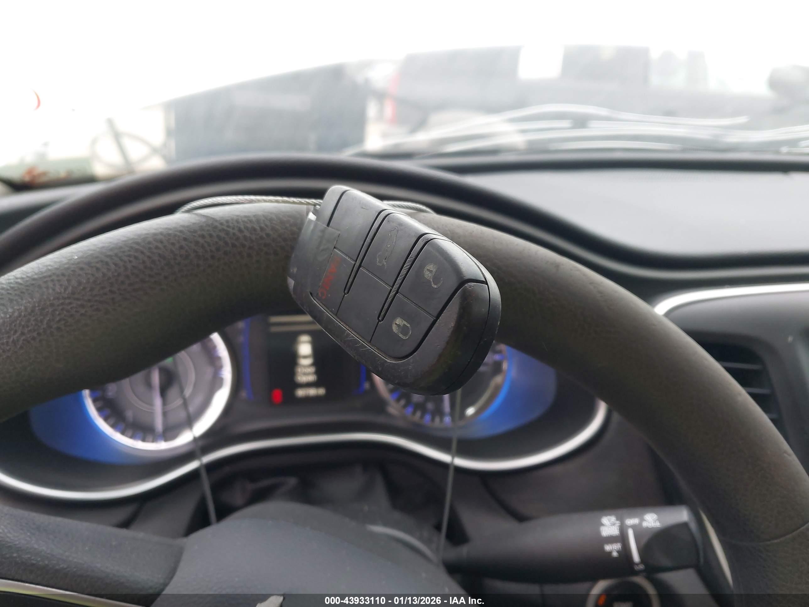 CHRYSLER 200 image 11