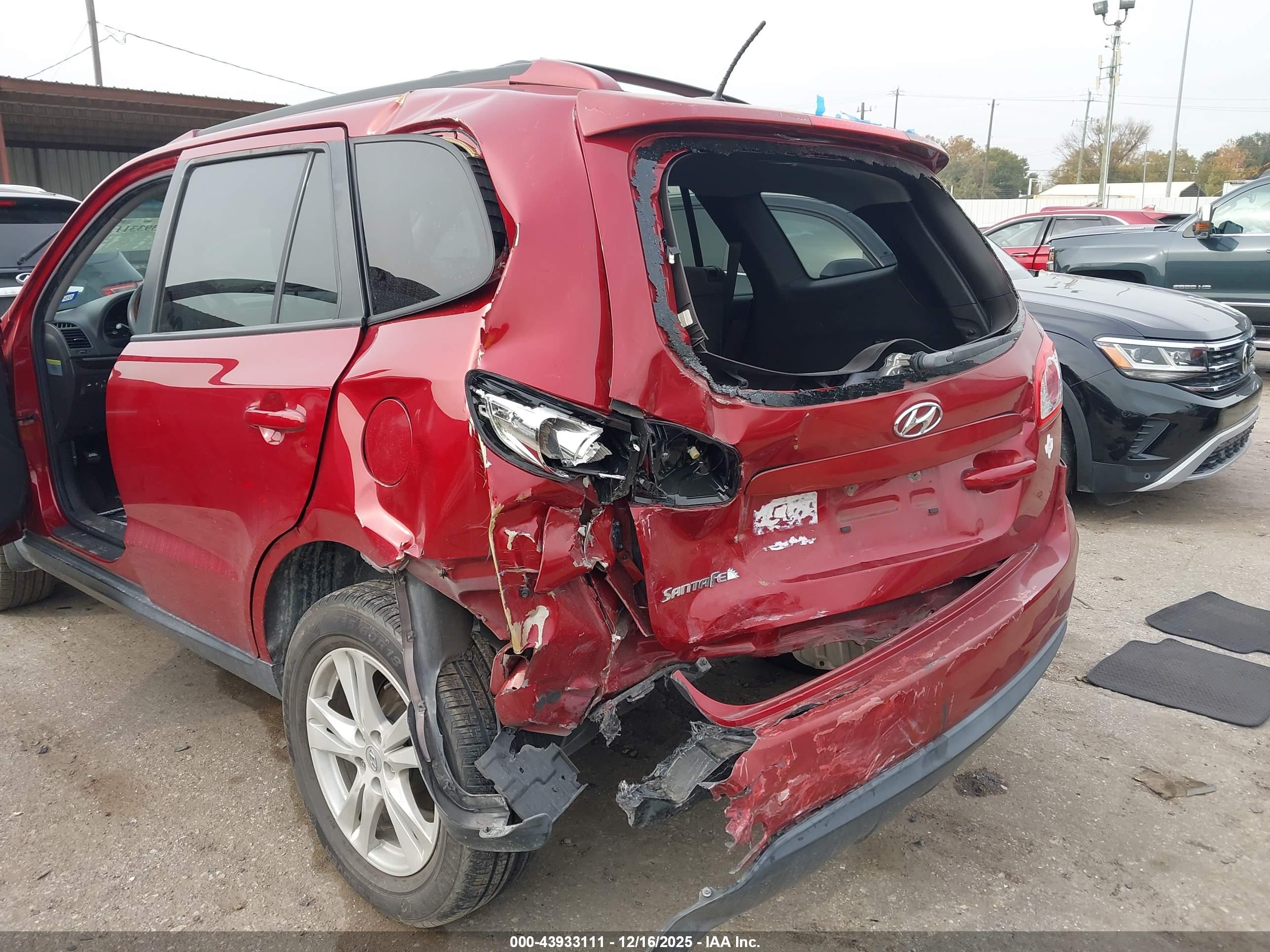 HYUNDAI SANTA image 6
