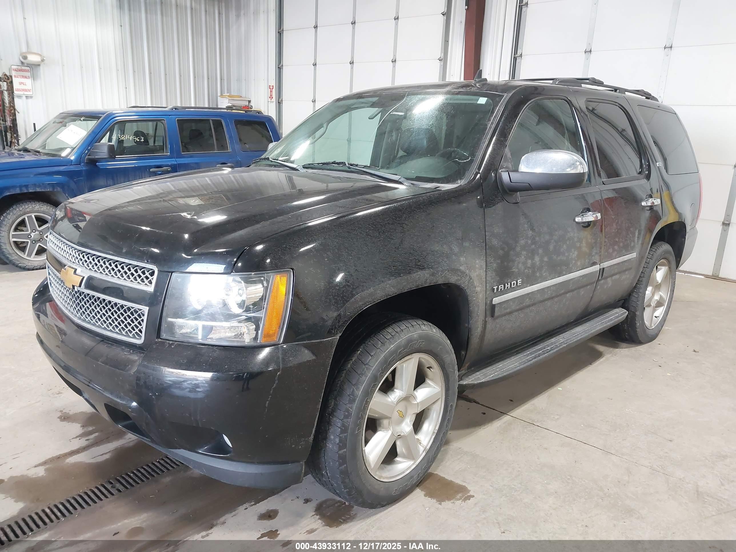 CHEVROLET TAHOE image 2
