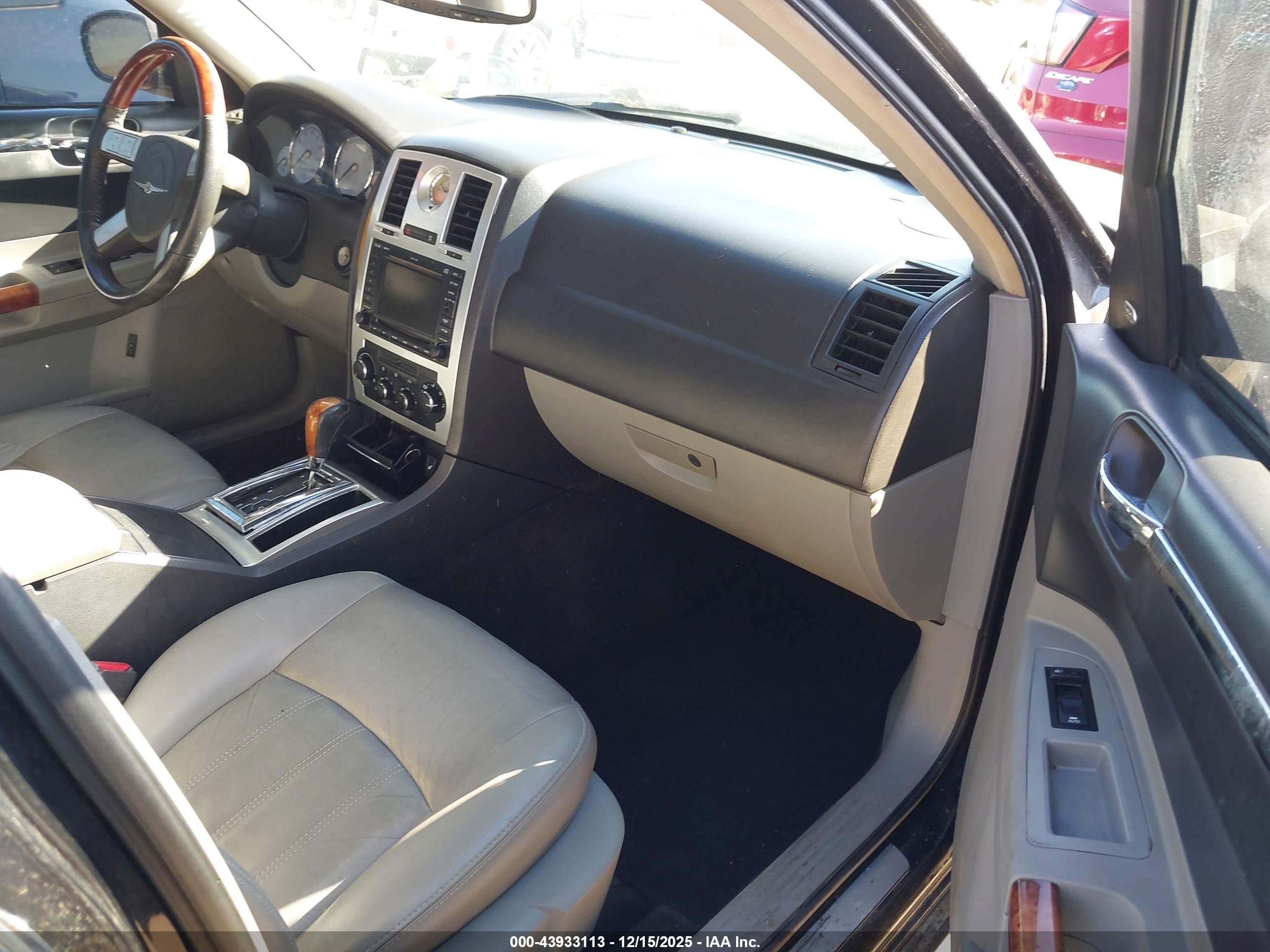 CHRYSLER 300C image 5