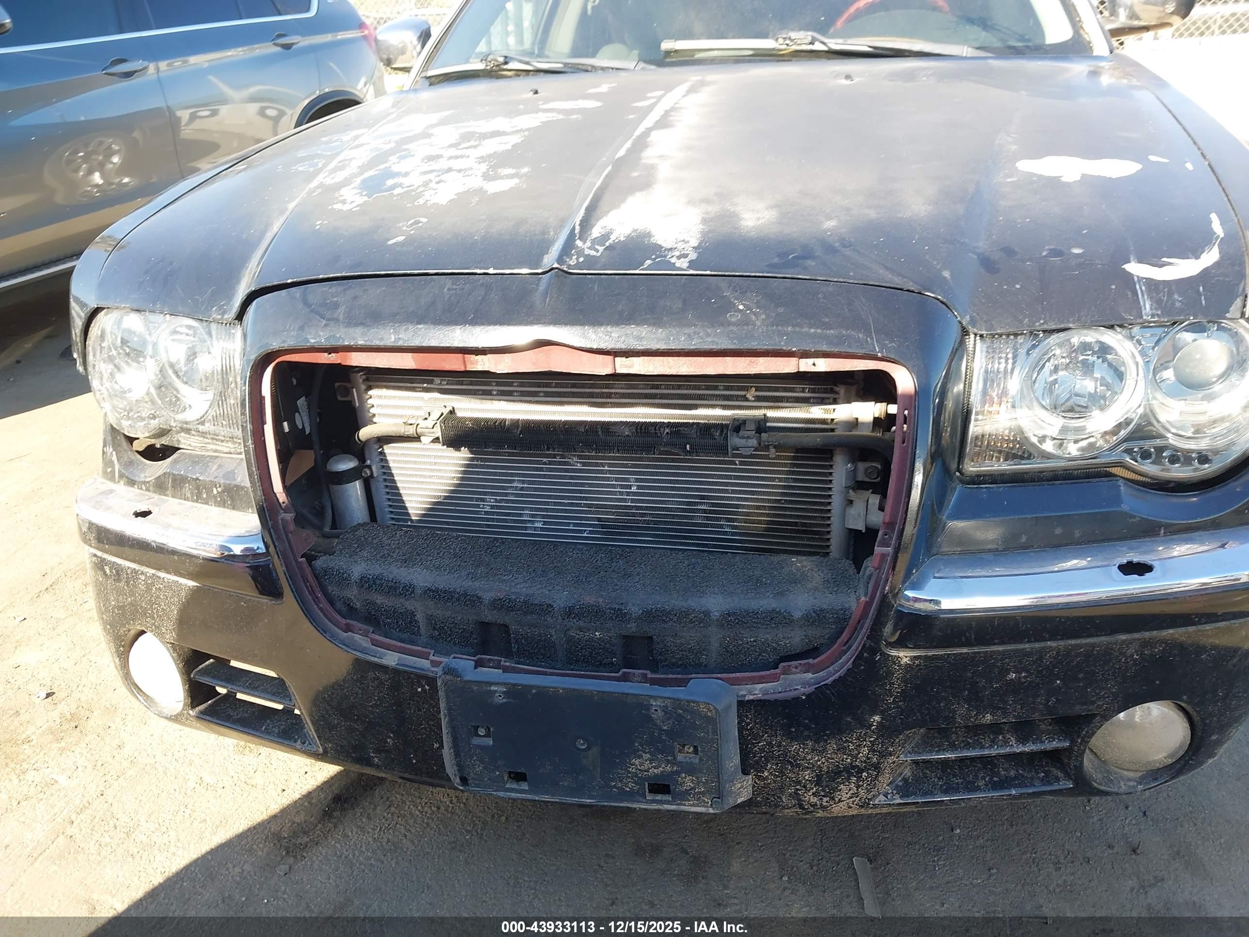 CHRYSLER 300C image 6