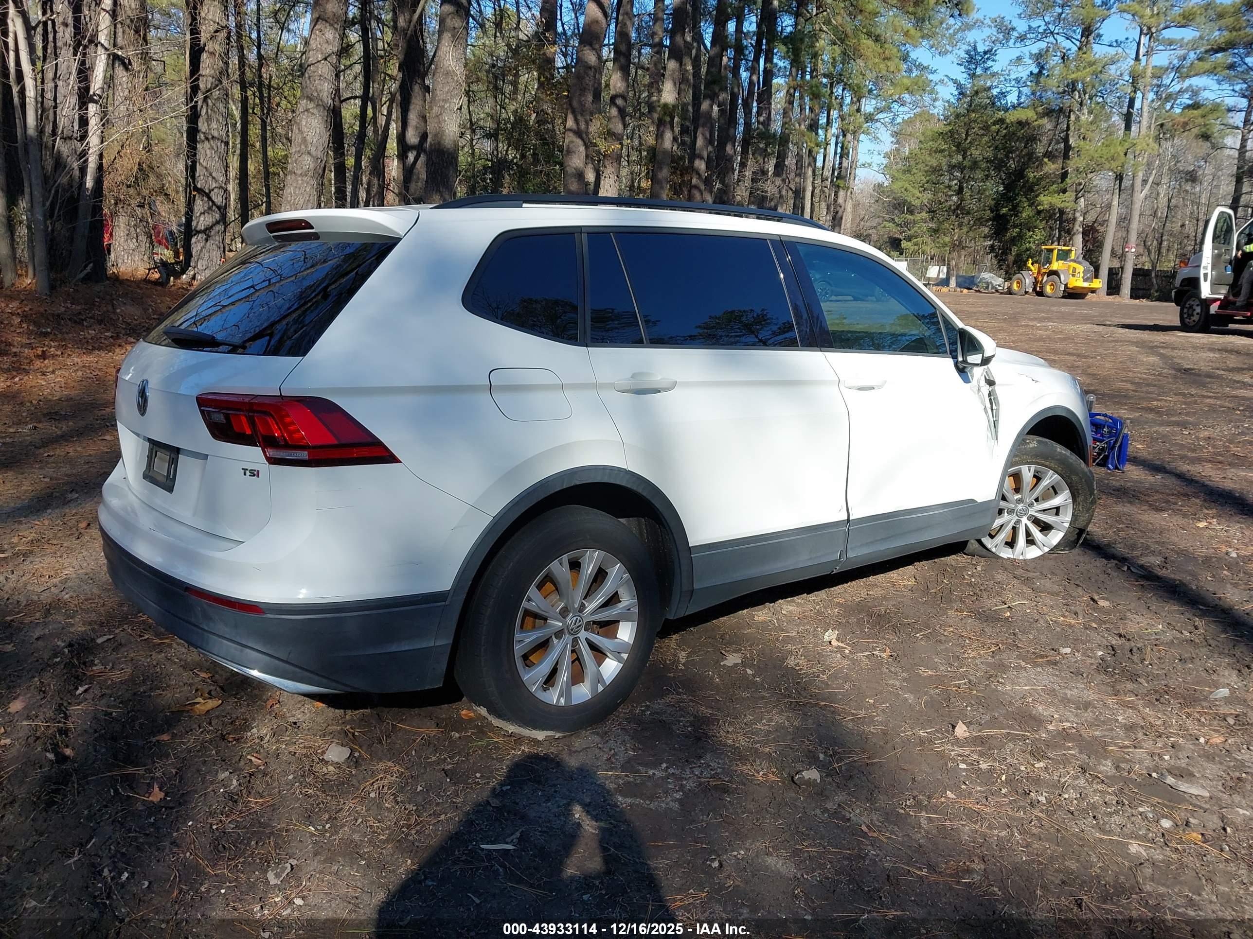 VOLKSWAGEN TIGUAN image 4
