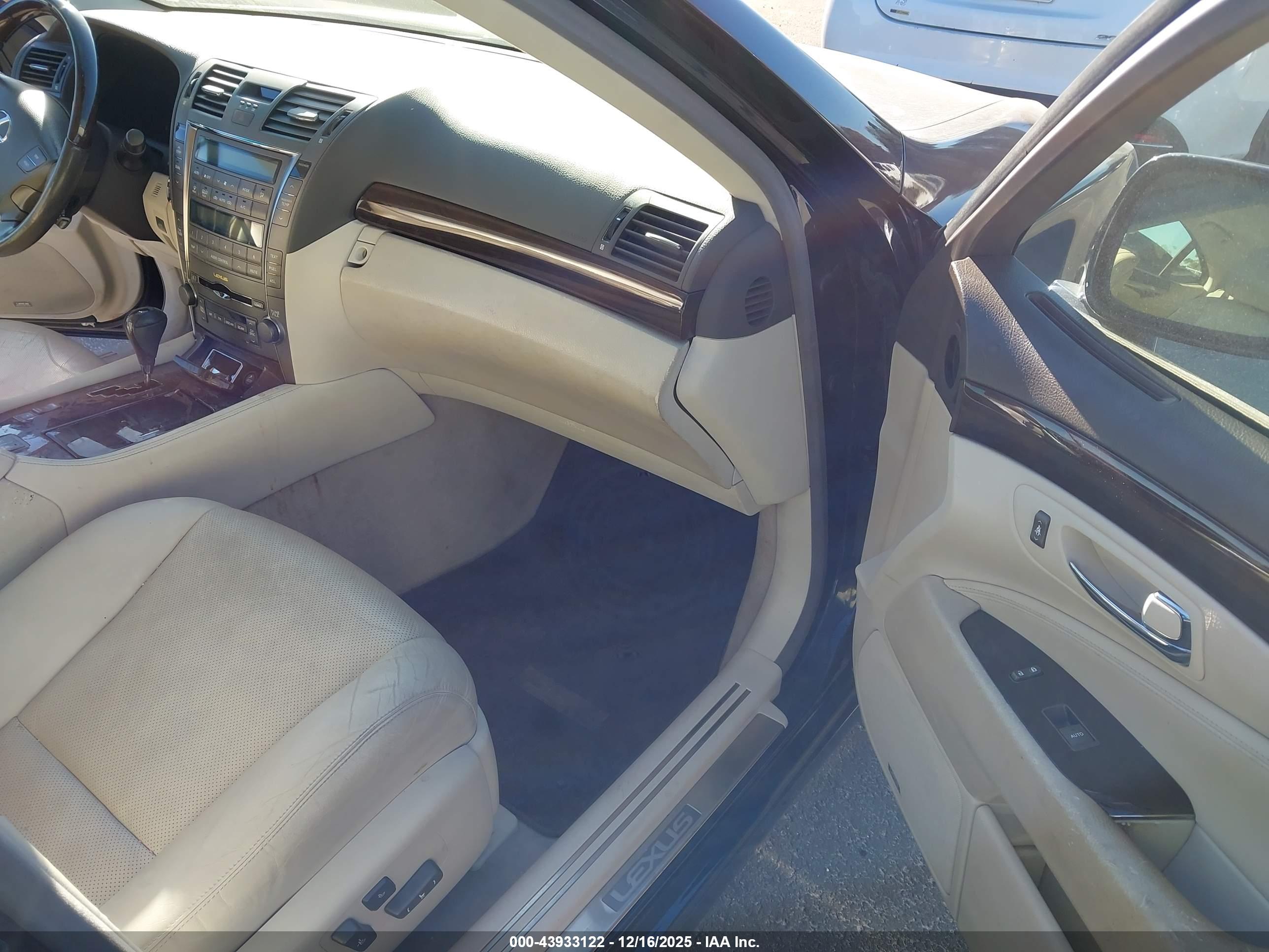 LEXUS LS image 5