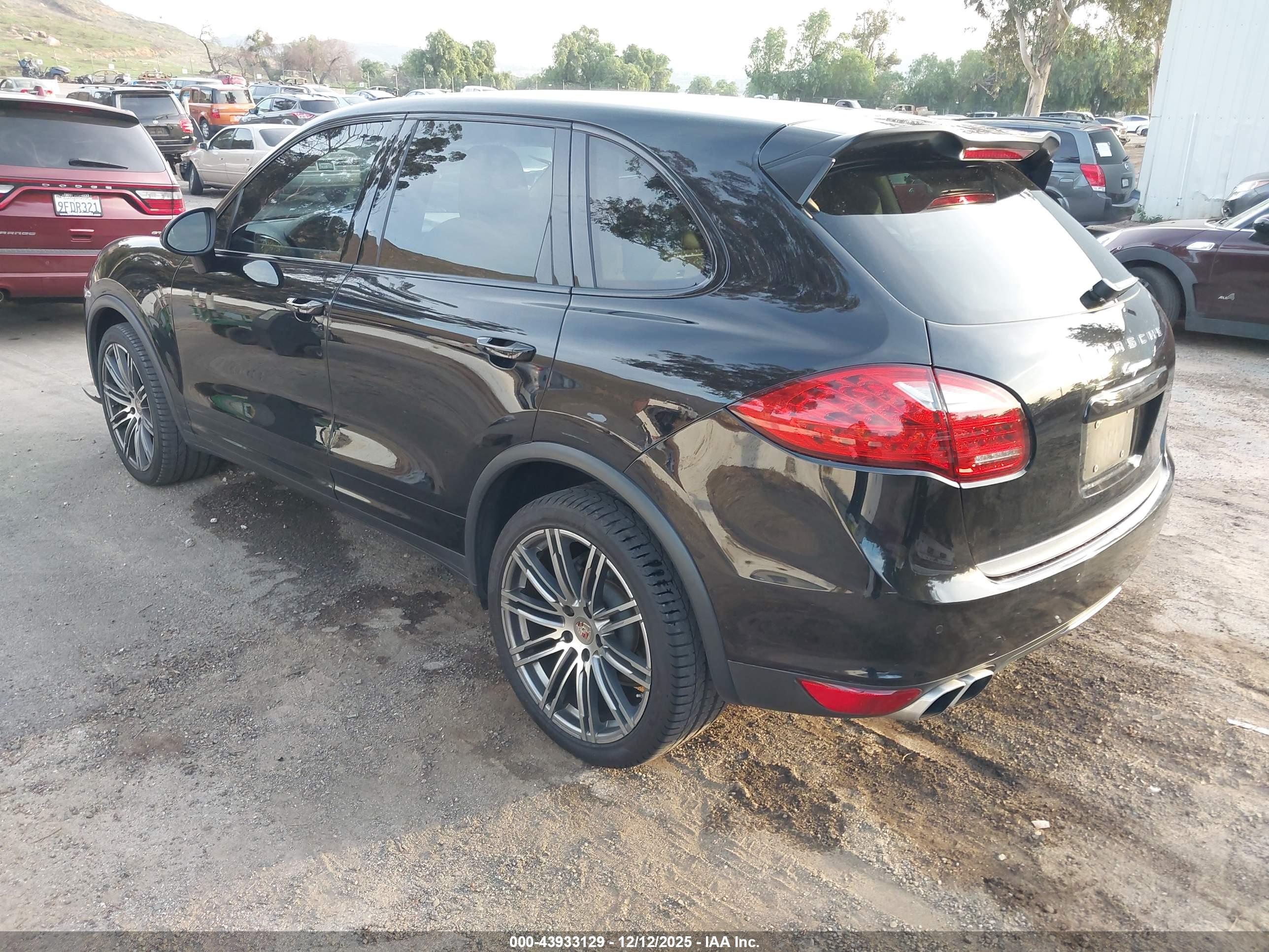 PORSCHE CAYENNE image 3