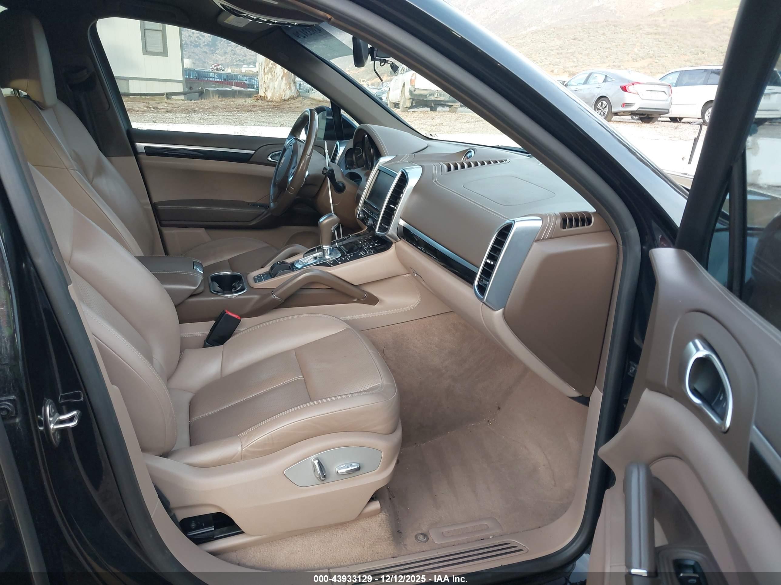 PORSCHE CAYENNE image 5