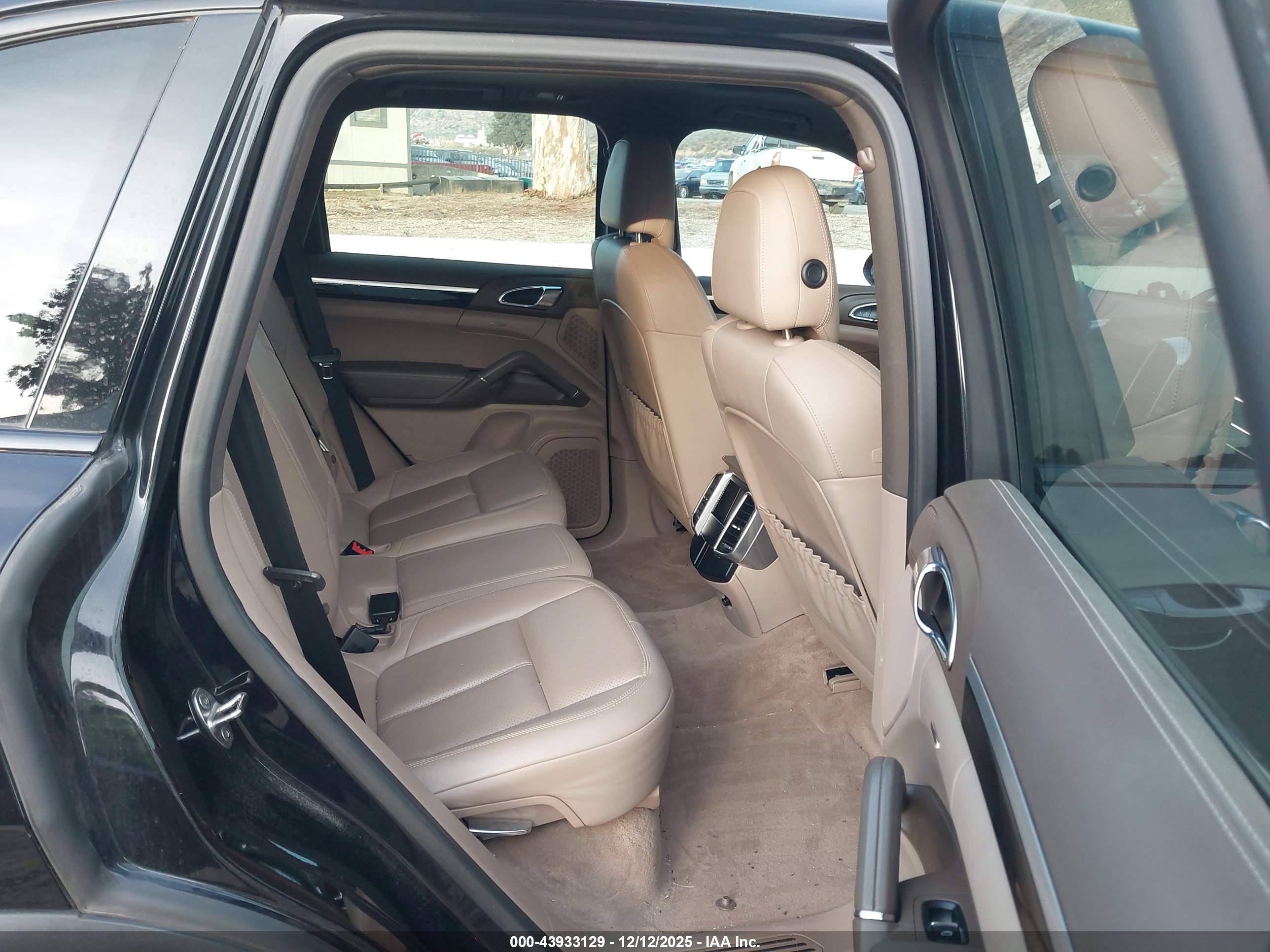PORSCHE CAYENNE image 8