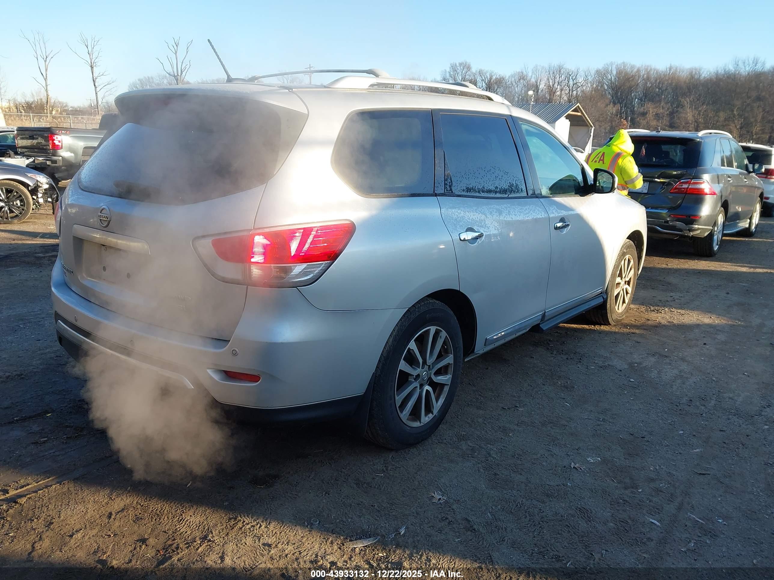 NISSAN PATHFINDER image 4